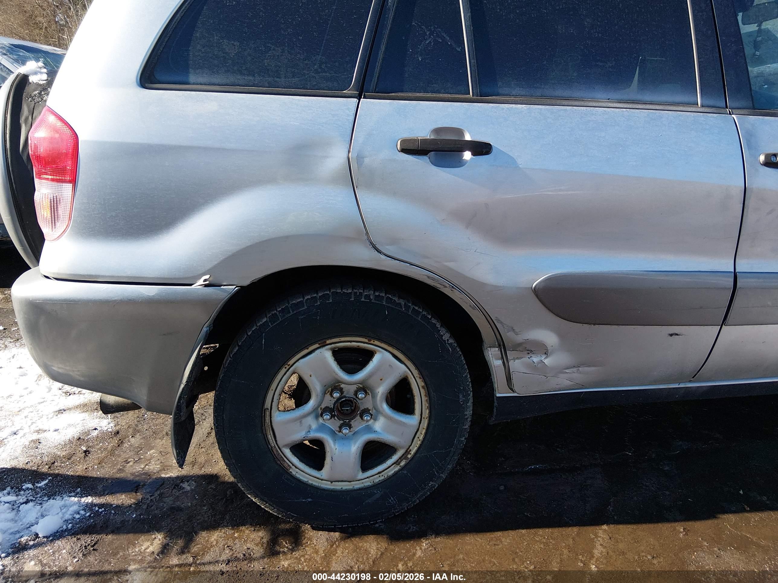 TOYOTA RAV4 image 6