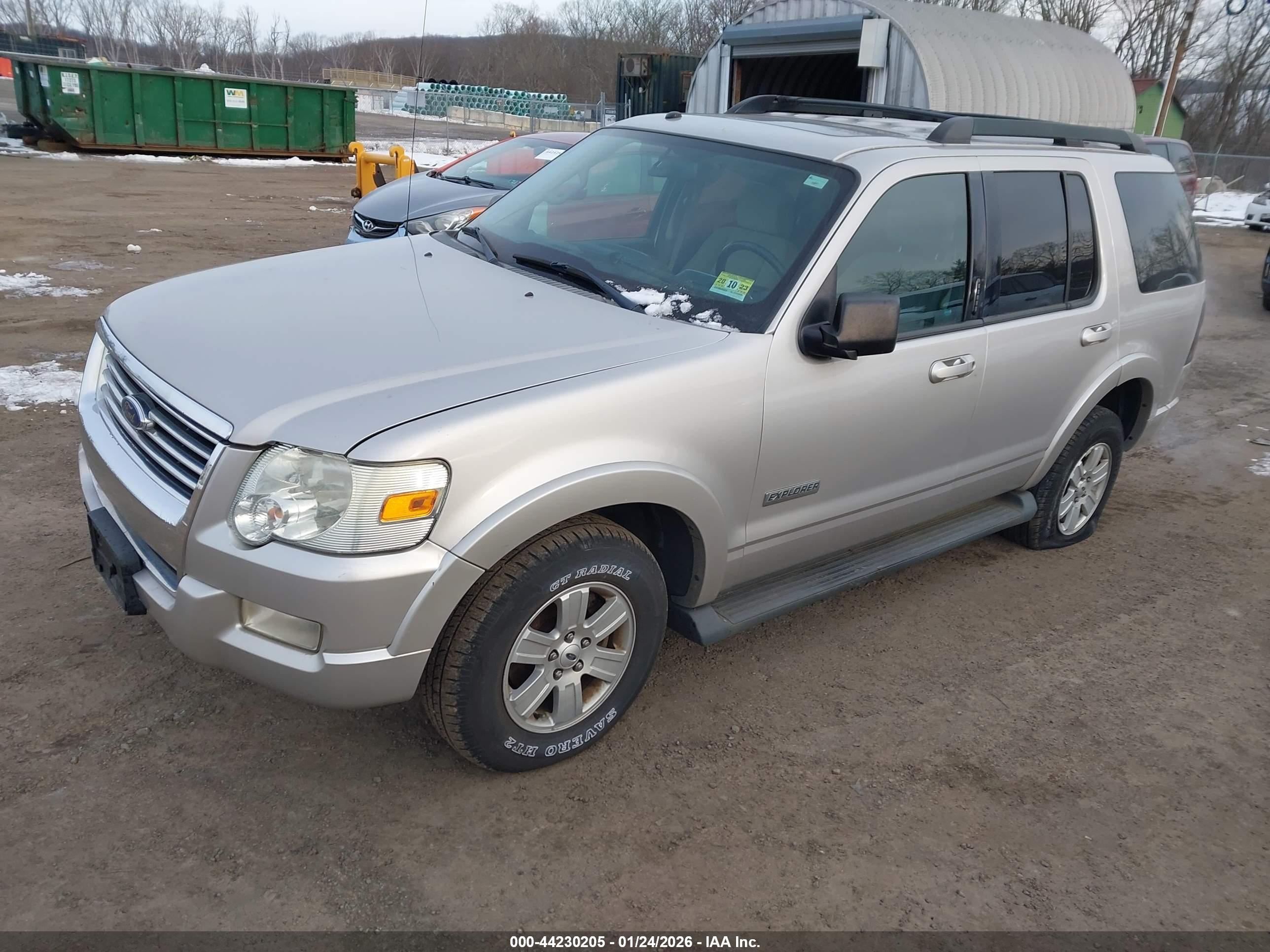 FORD EXPLORER image 2