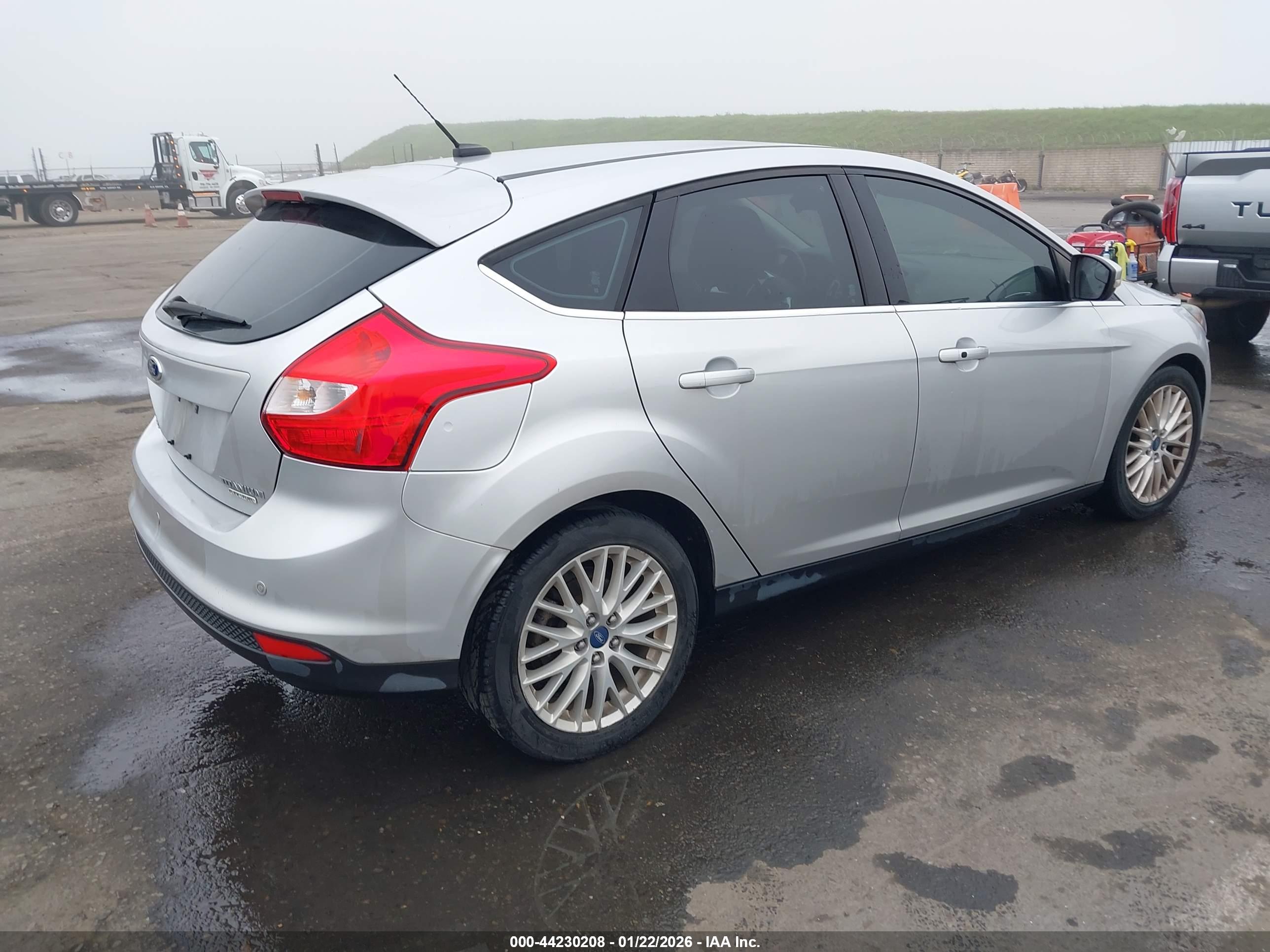 FORD FOCUS image 4
