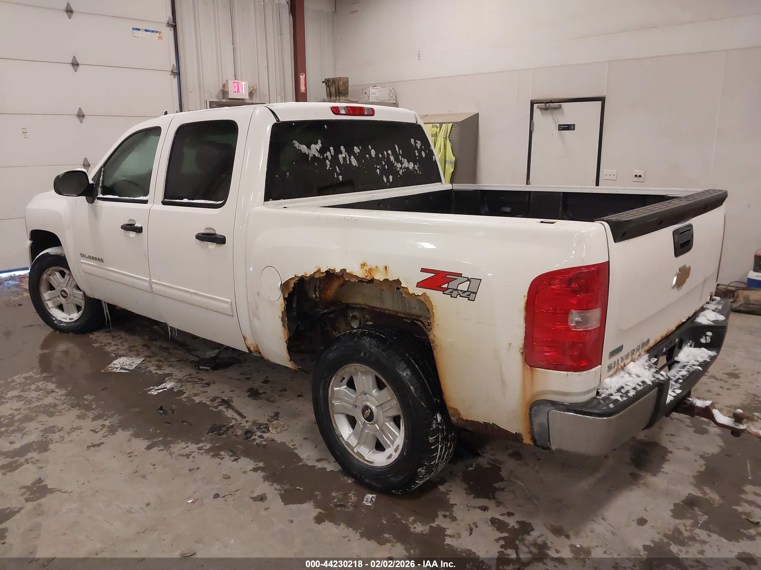 CHEVROLET SILVERADO image 3