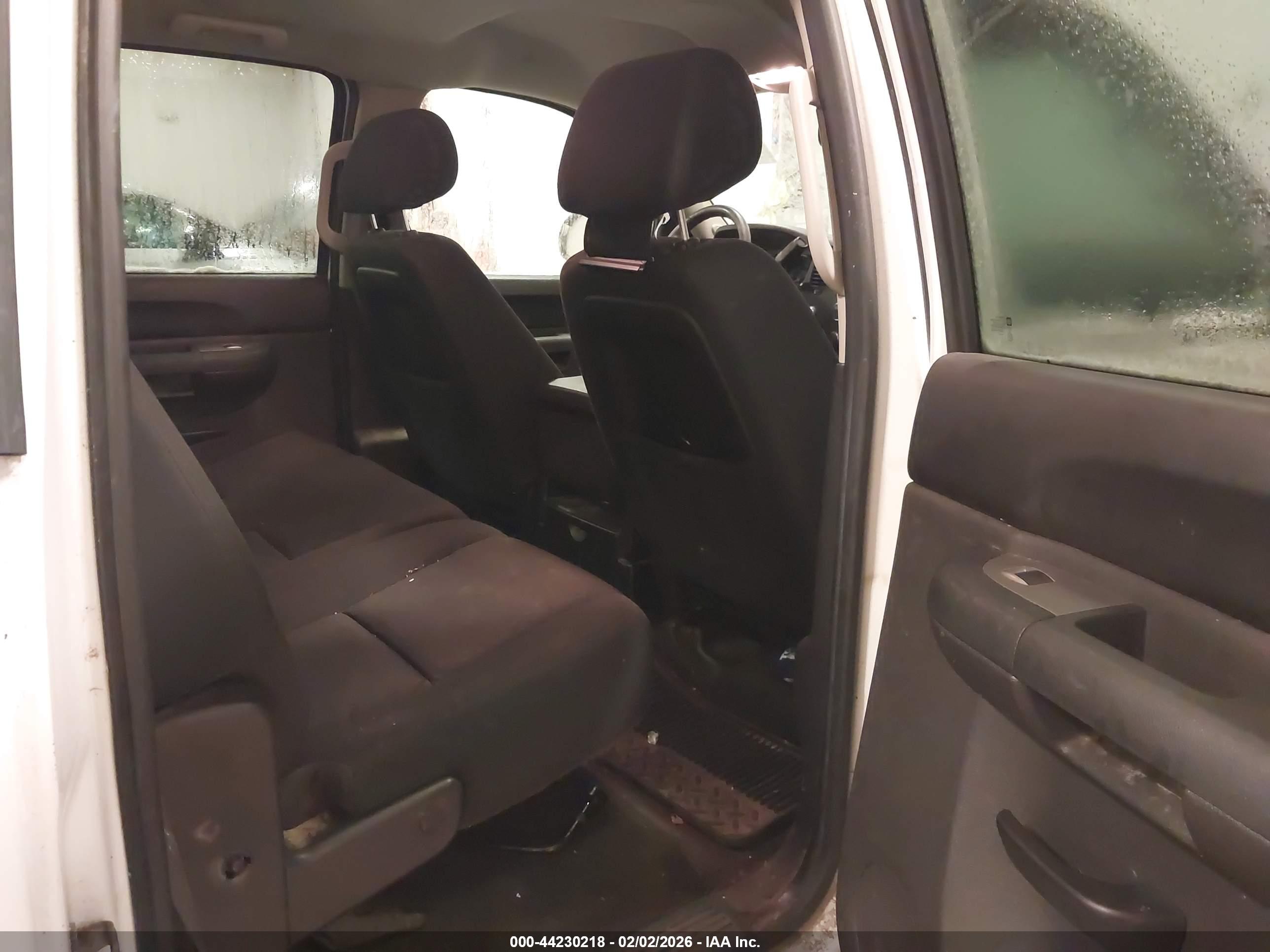 CHEVROLET SILVERADO image 8