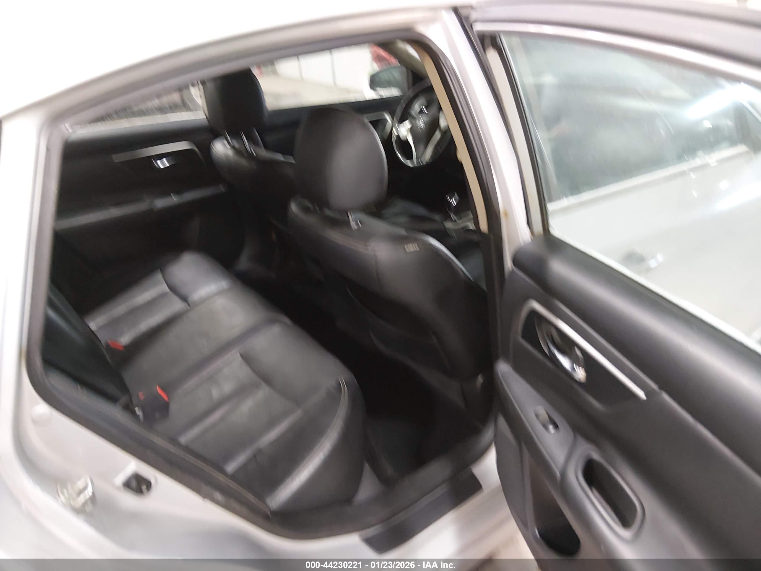 NISSAN ALTIMA image 8
