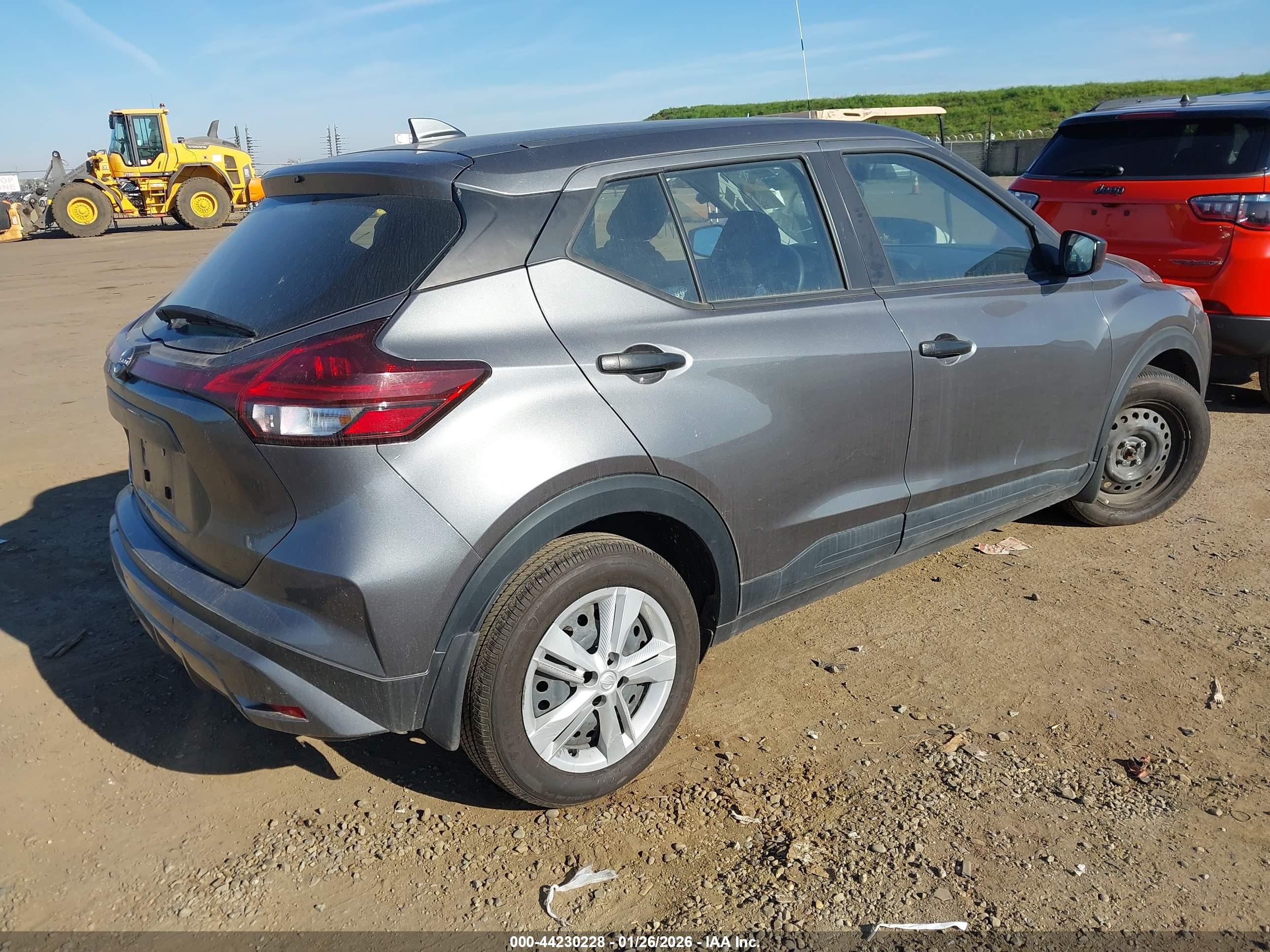 NISSAN KICKS image 4