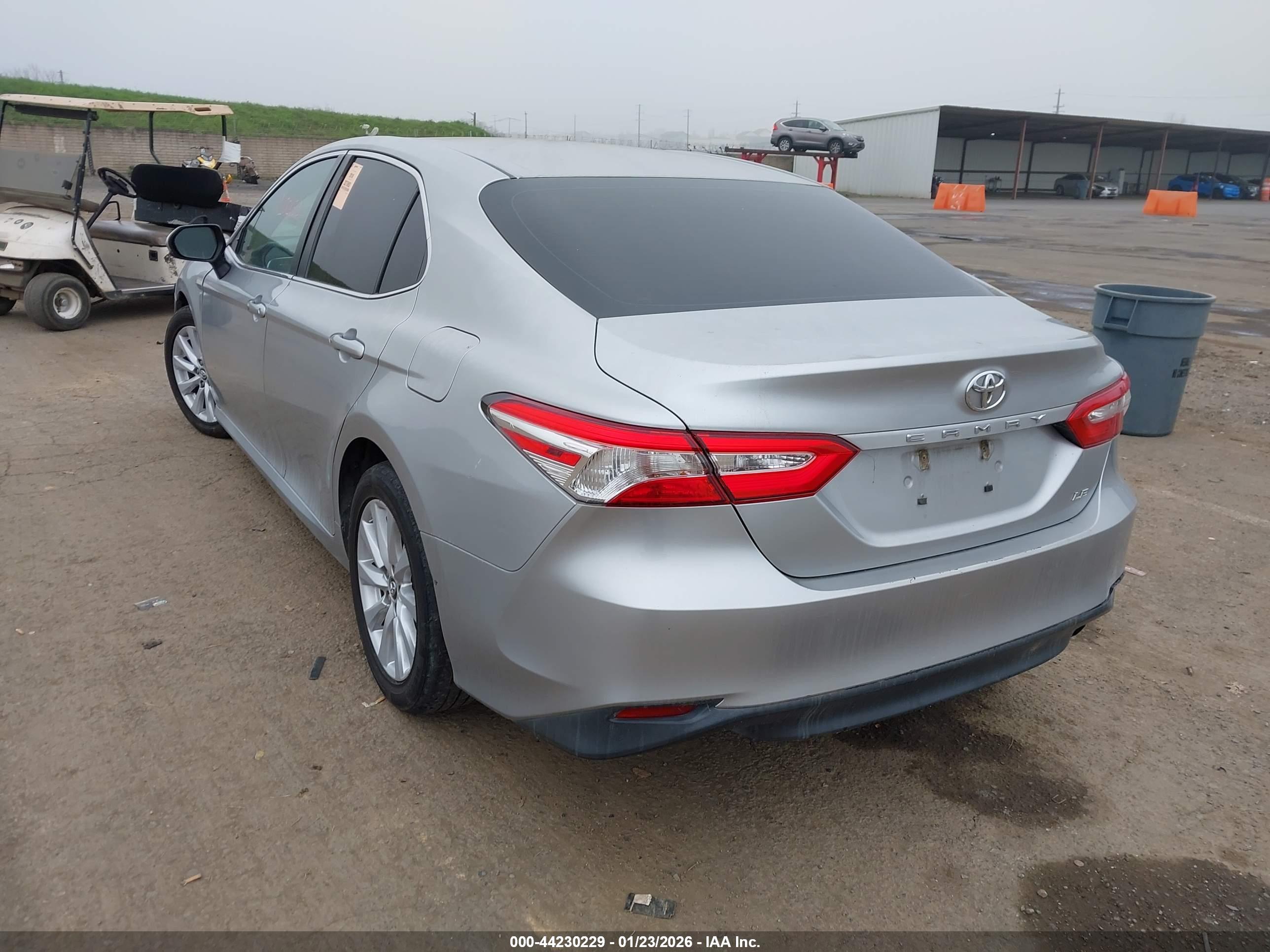 TOYOTA CAMRY image 3
