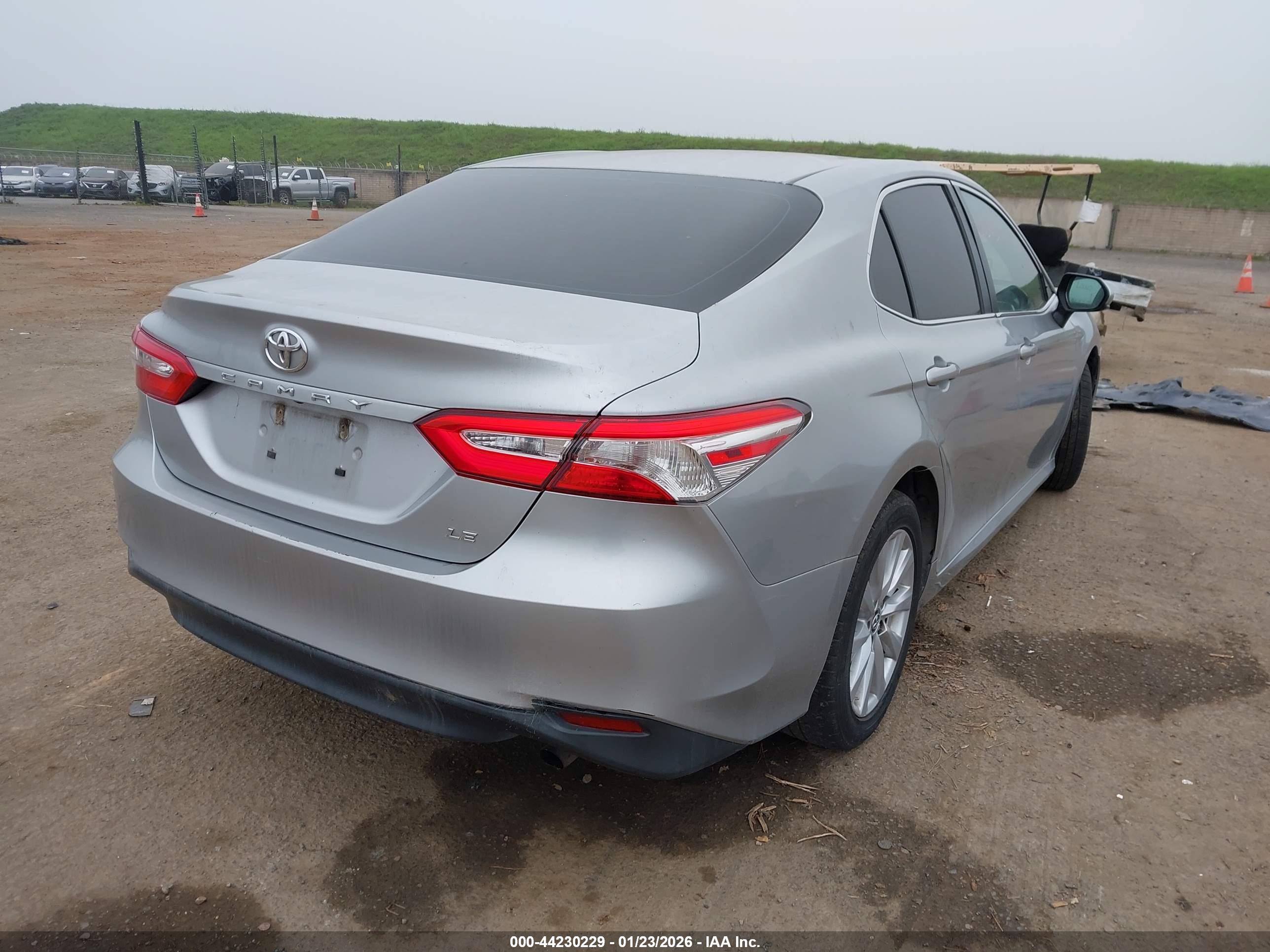 TOYOTA CAMRY image 4