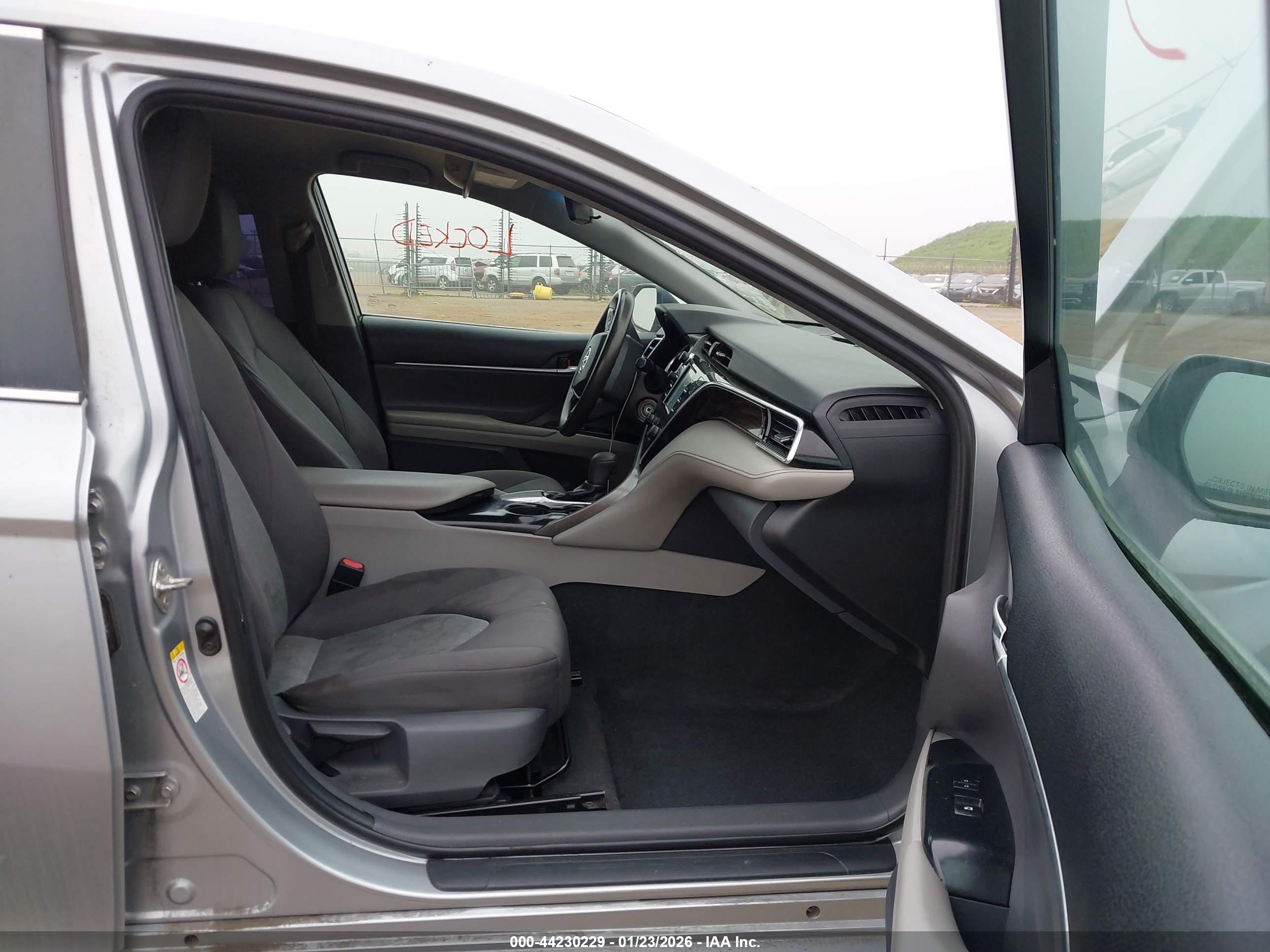 TOYOTA CAMRY image 5