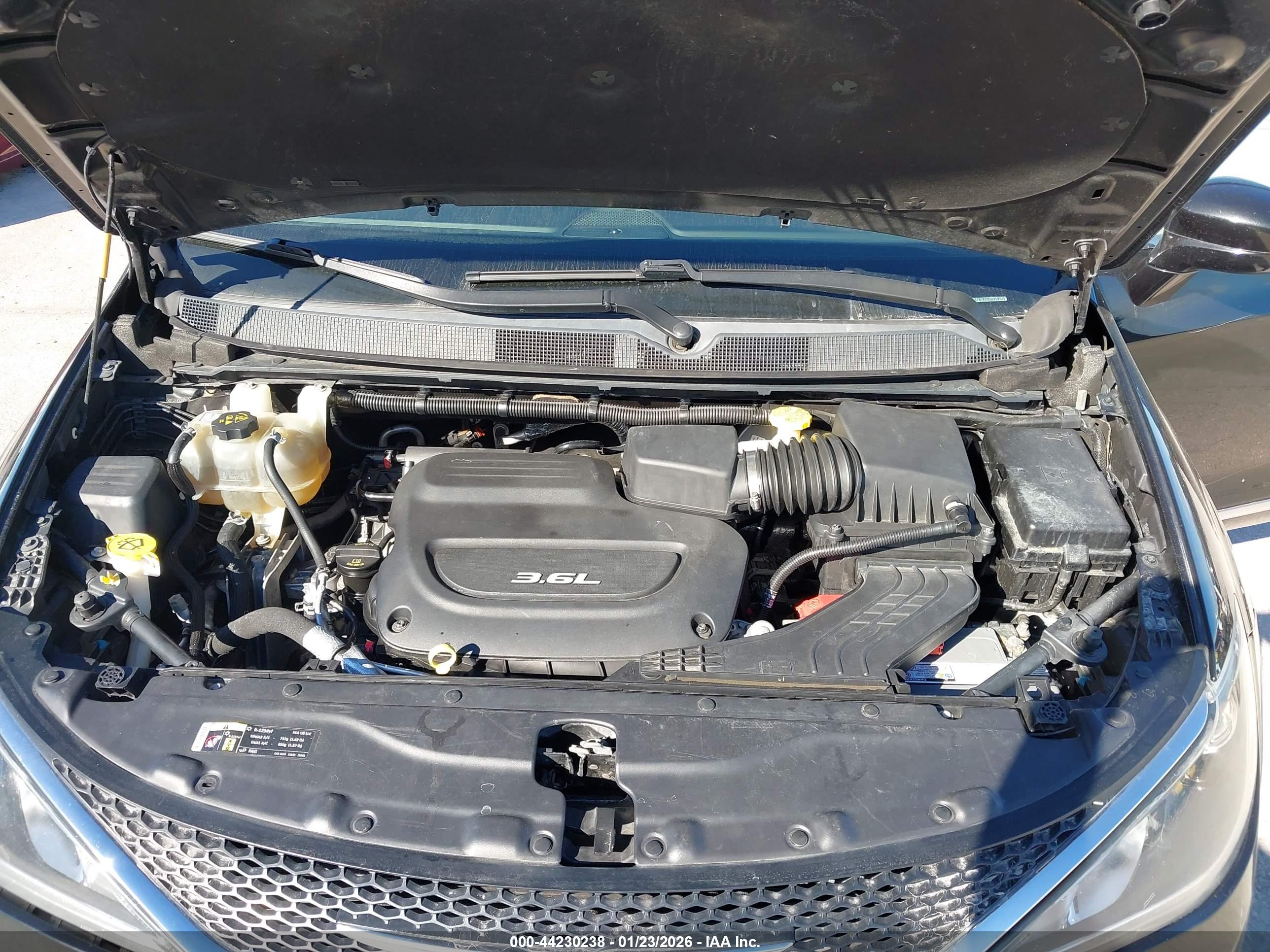 CHRYSLER PACIFICA image 10