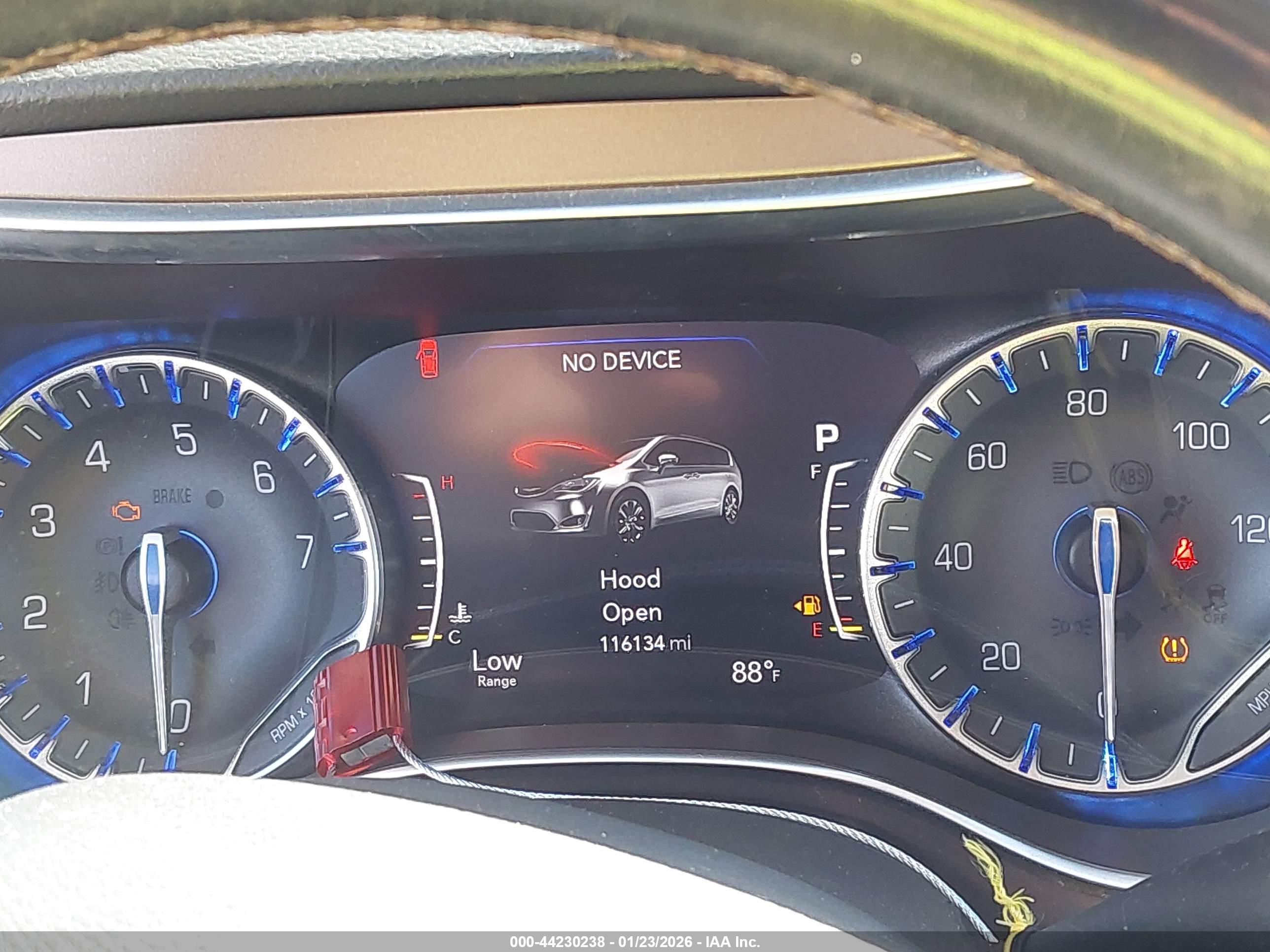 CHRYSLER PACIFICA image 7