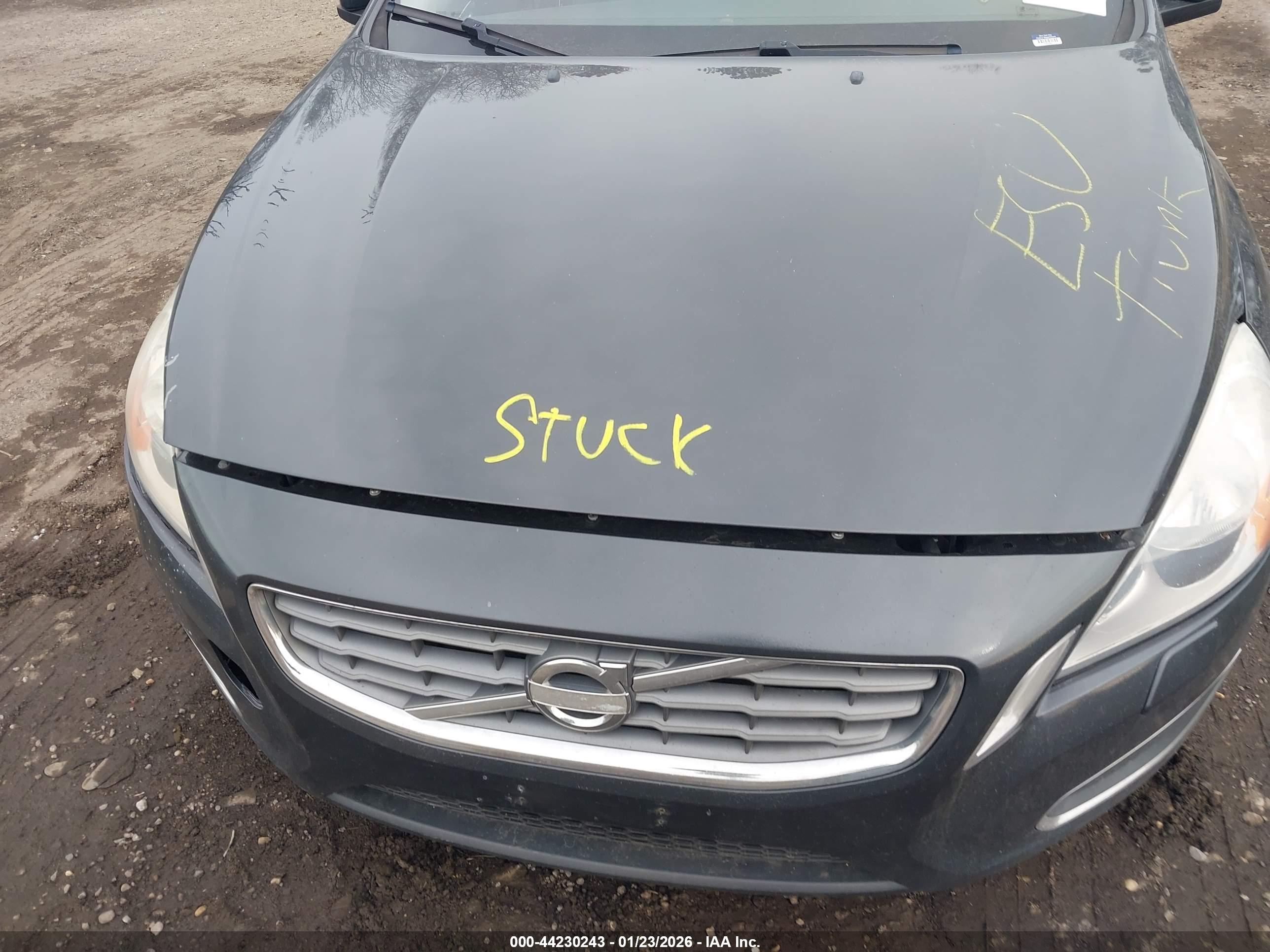 VOLVO S60 image 10