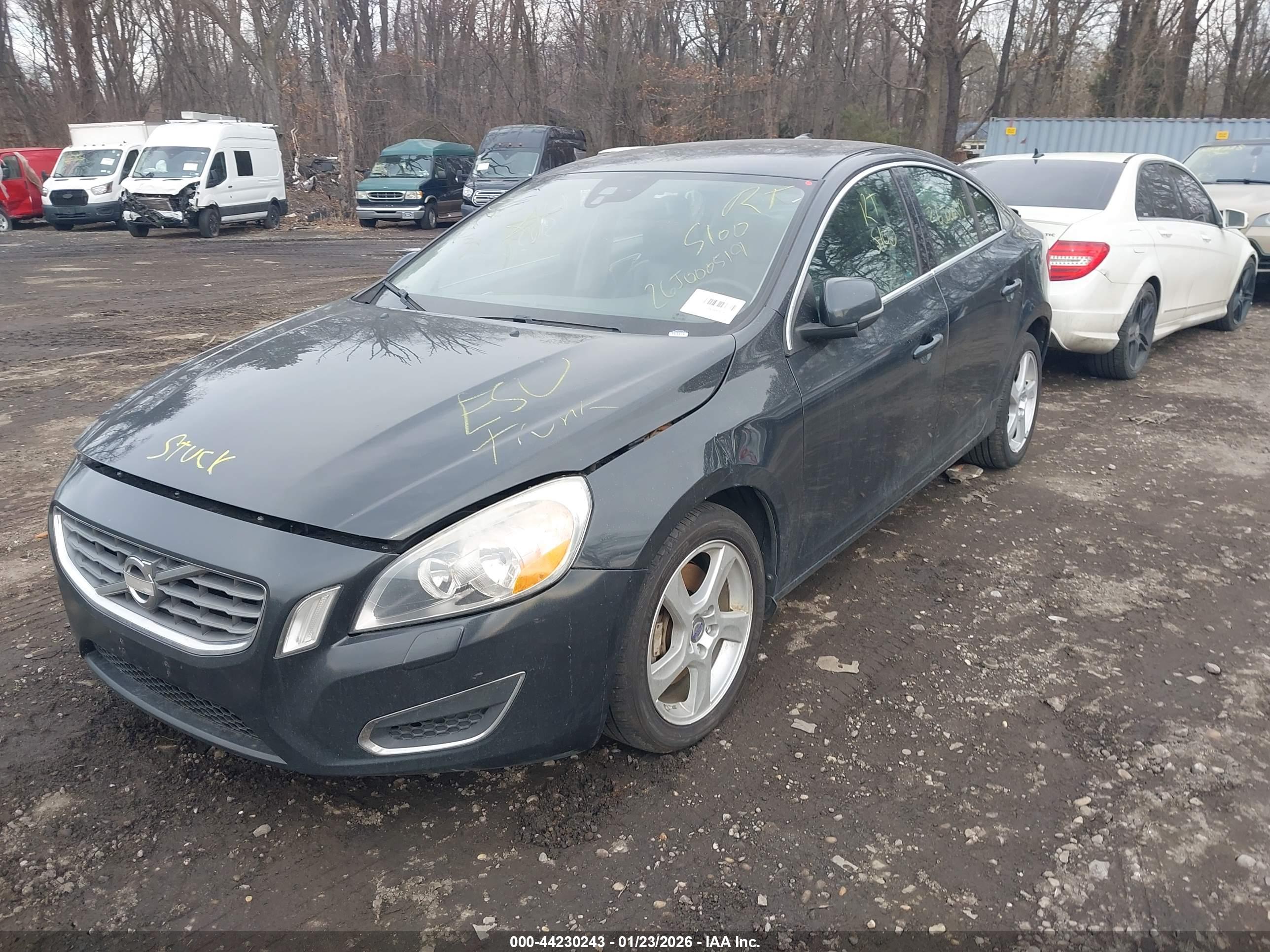 VOLVO S60 image 2
