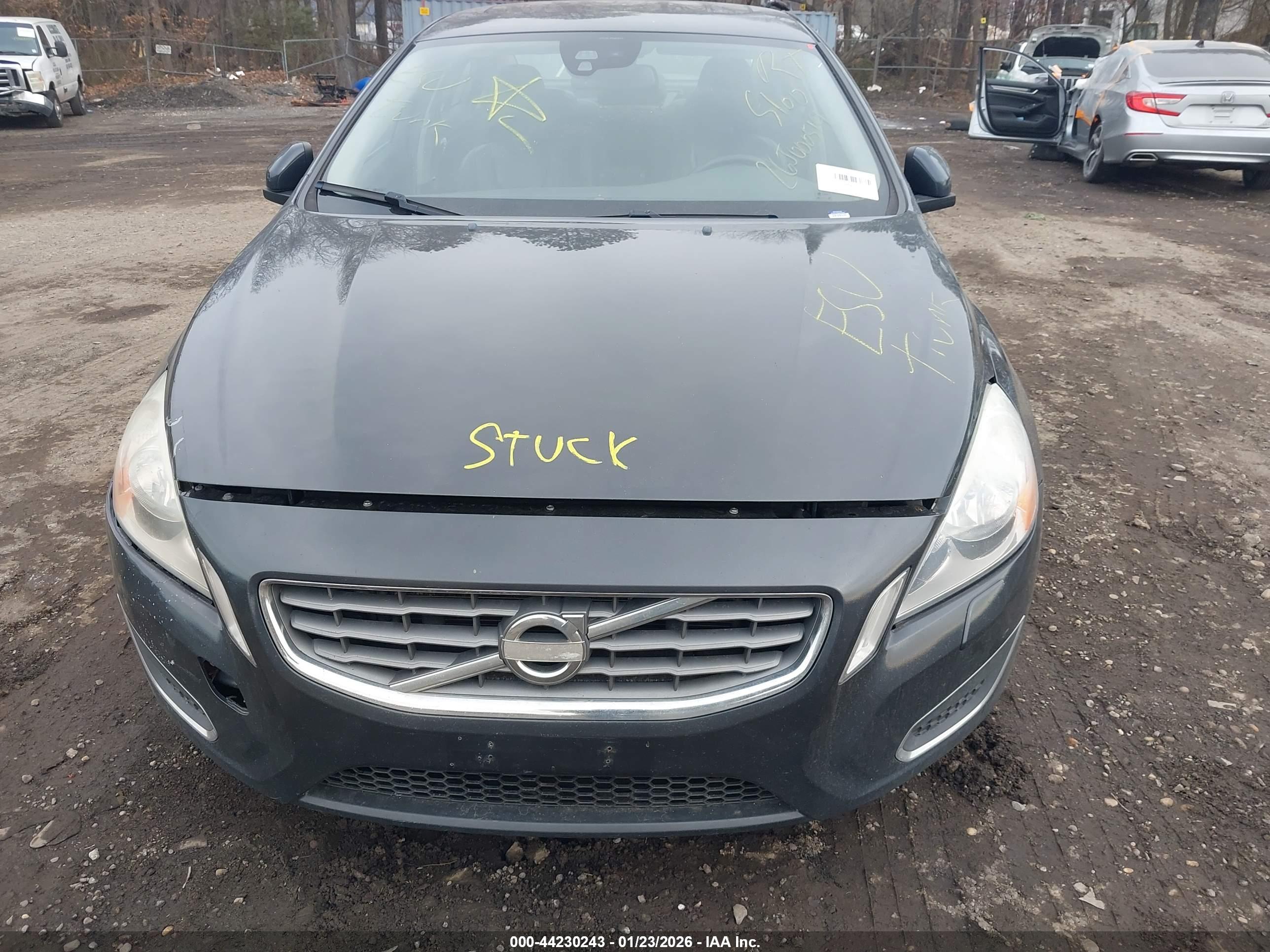 VOLVO S60 image 6