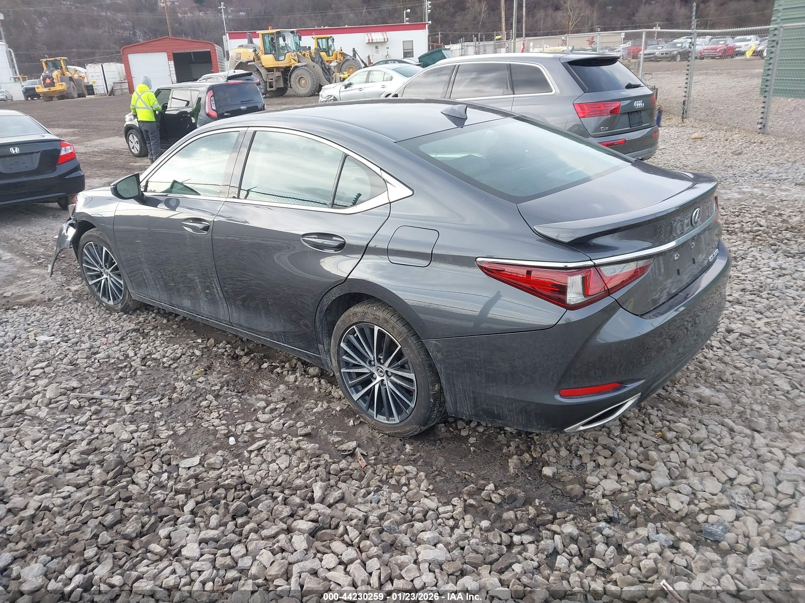 LEXUS ES image 3