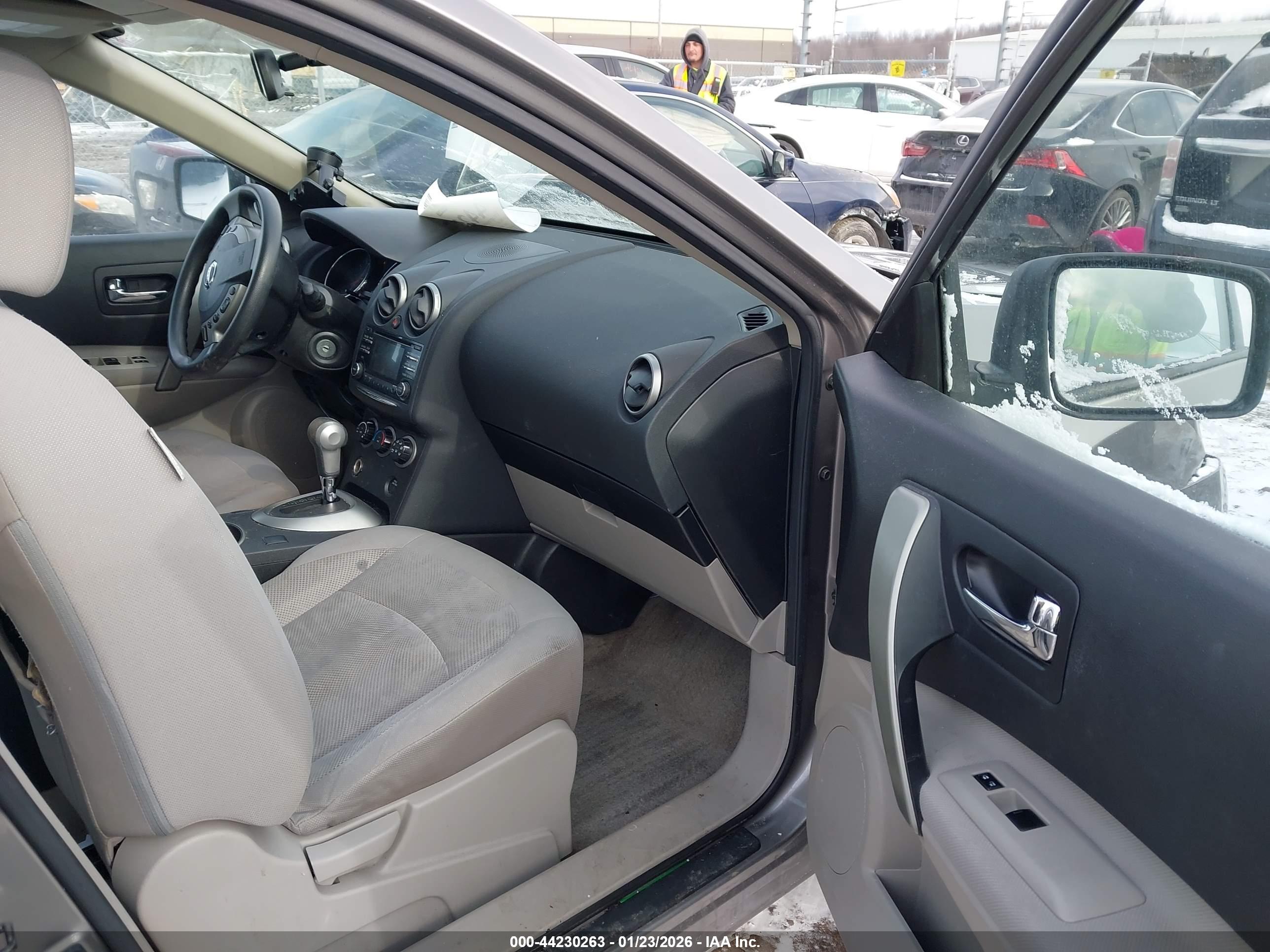 NISSAN ROGUE image 5