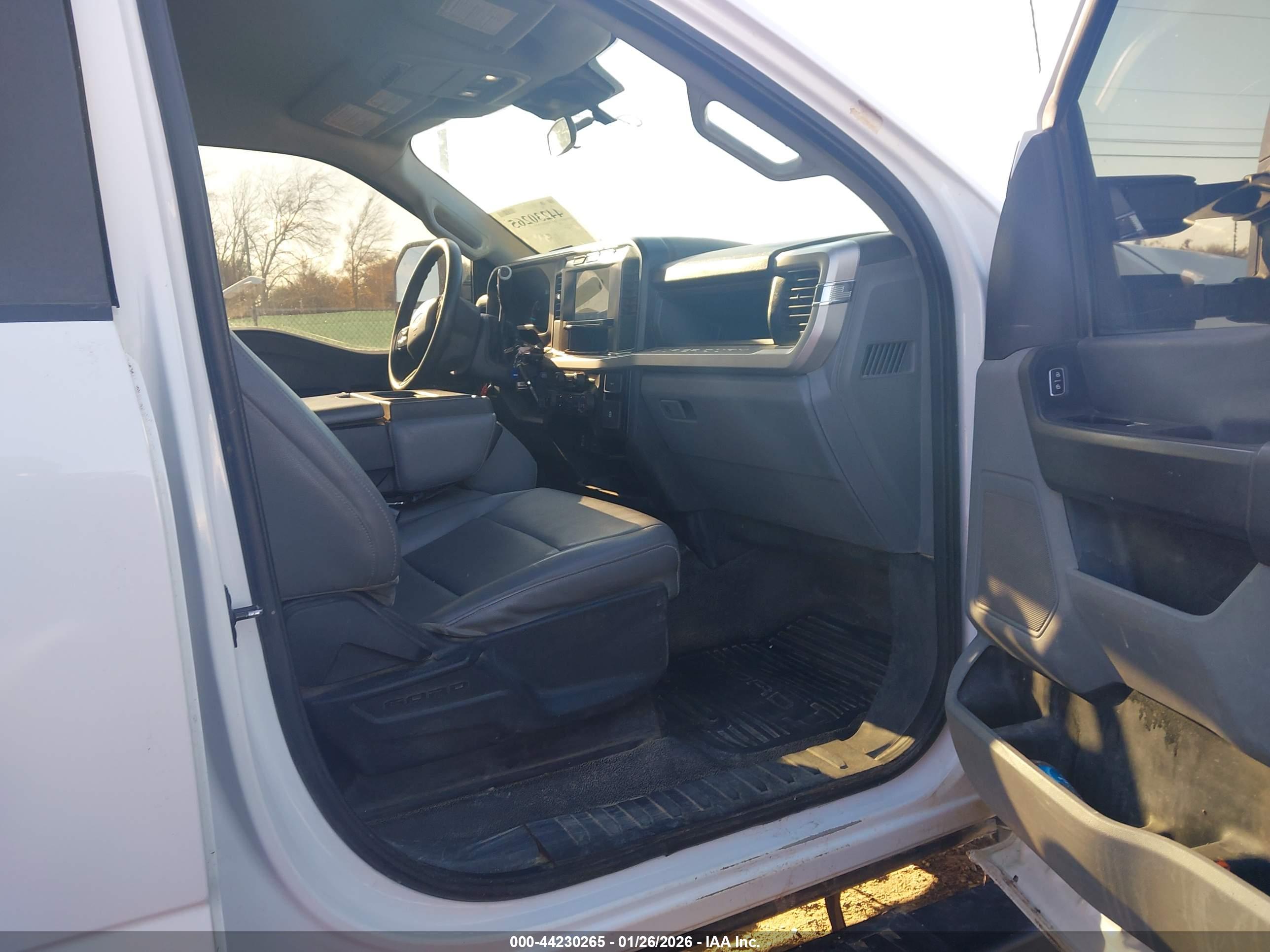 FORD F-350 image 7