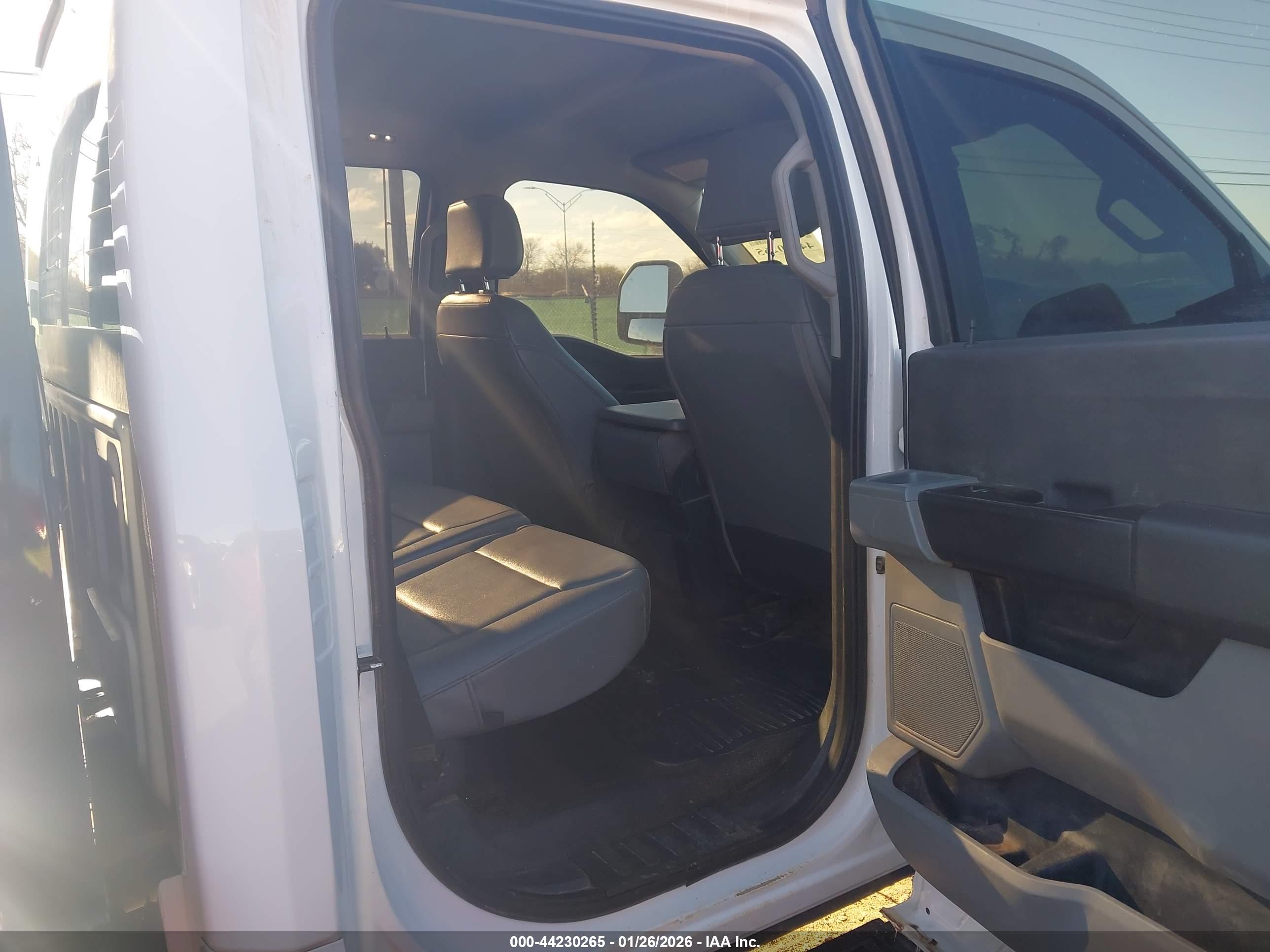 FORD F-350 image 8