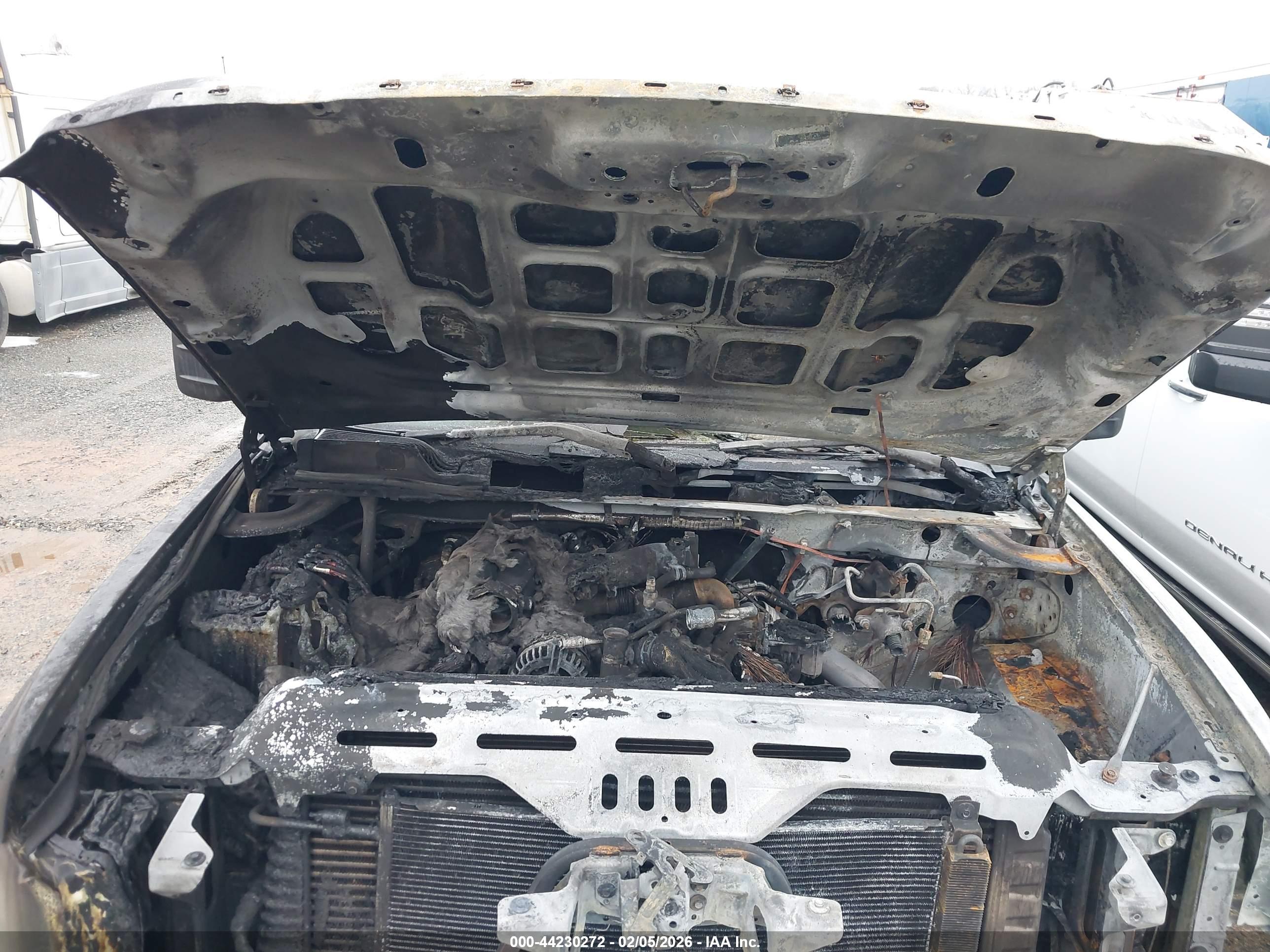 CHEVROLET SILVERADO image 10