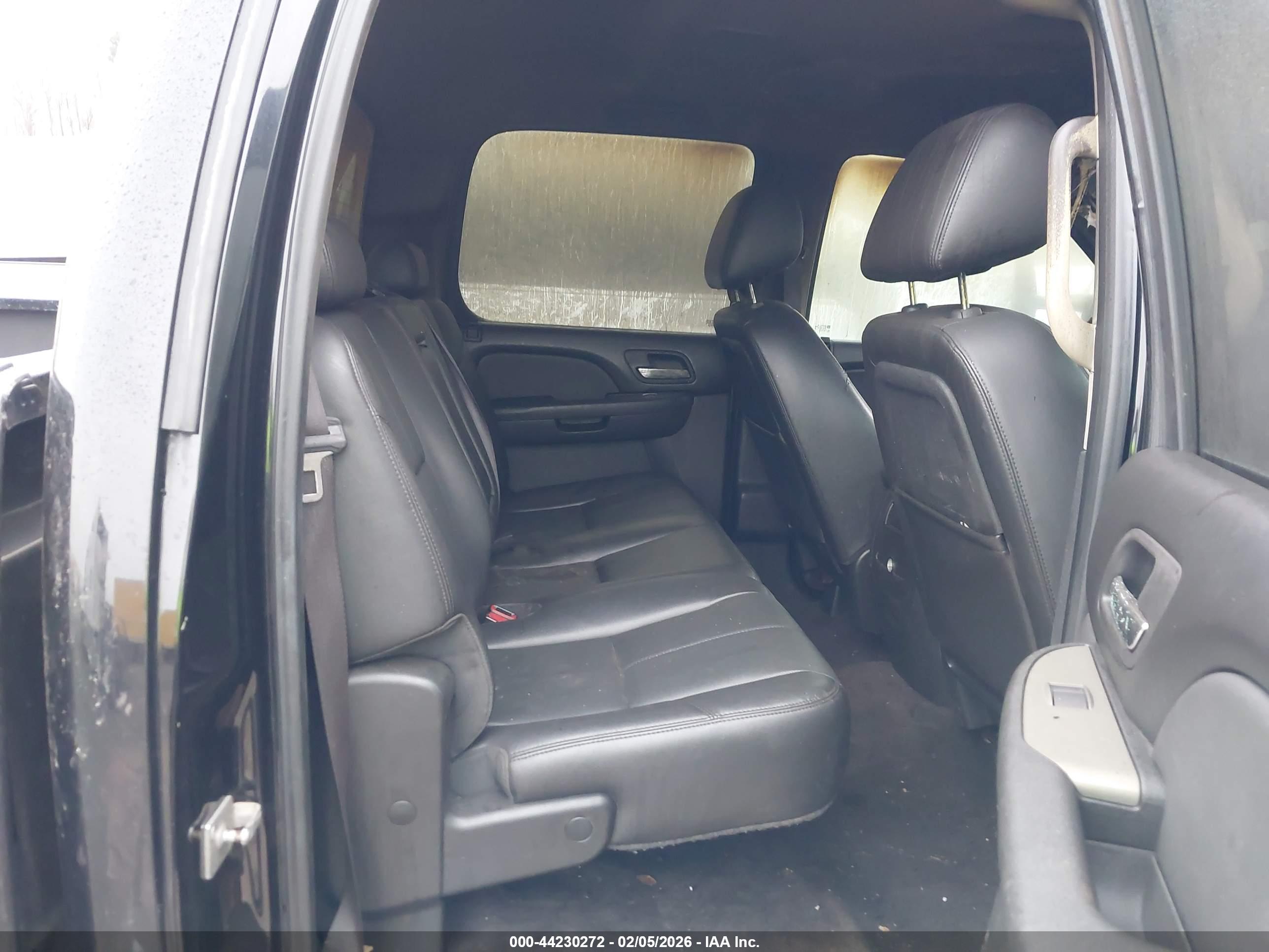CHEVROLET SILVERADO image 7