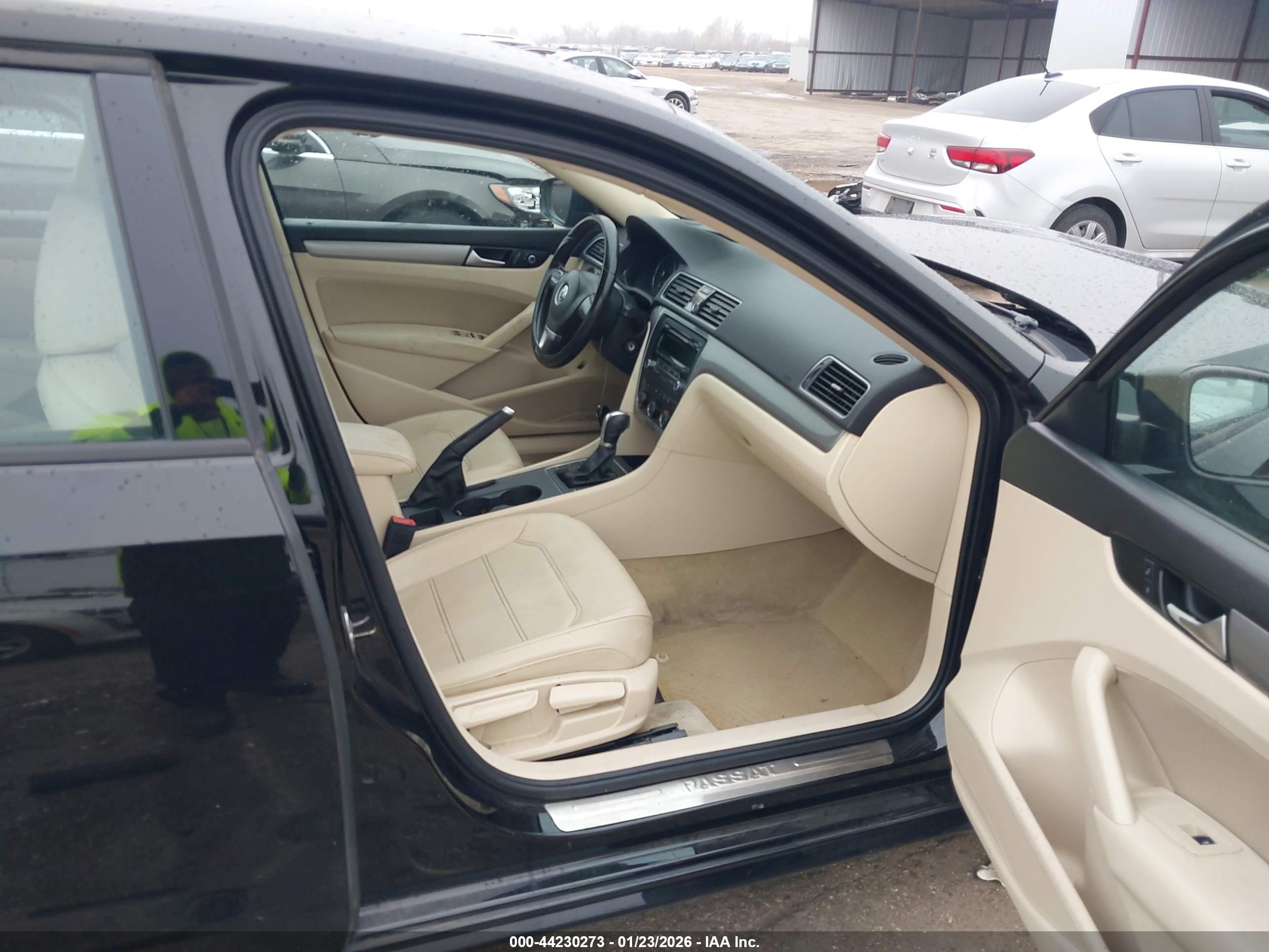 VOLKSWAGEN PASSAT image 5