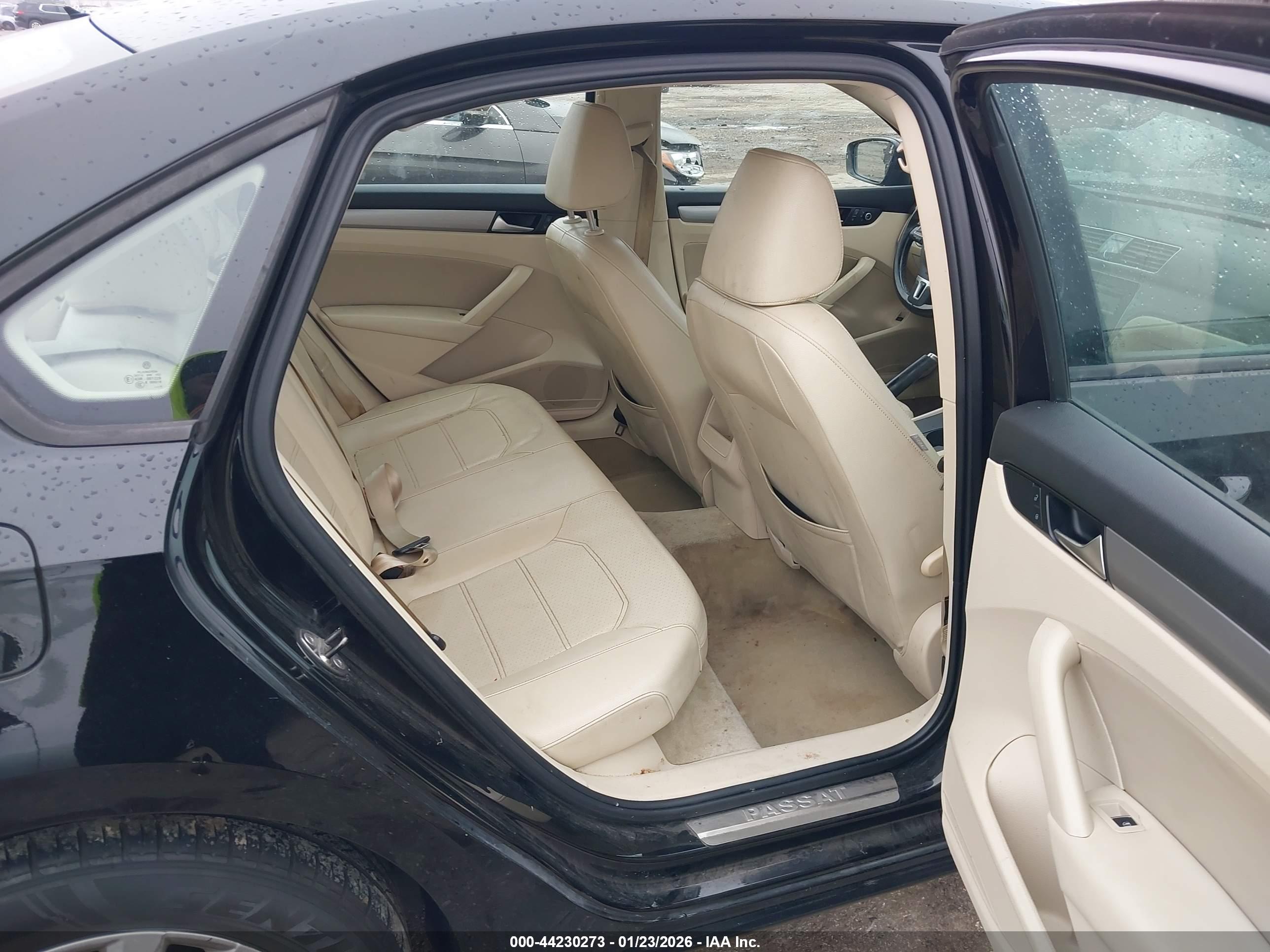 VOLKSWAGEN PASSAT image 8