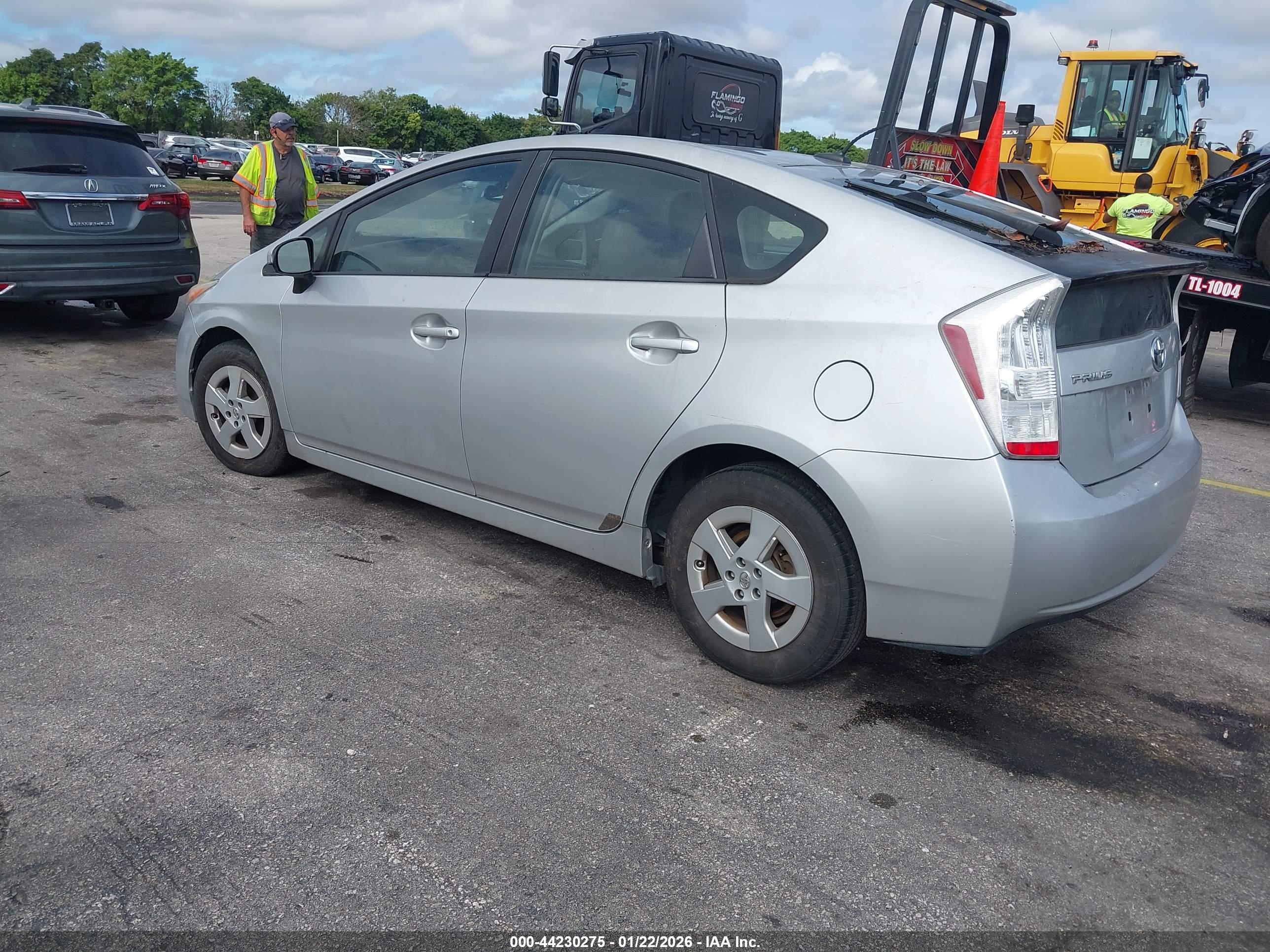 TOYOTA PRIUS image 3
