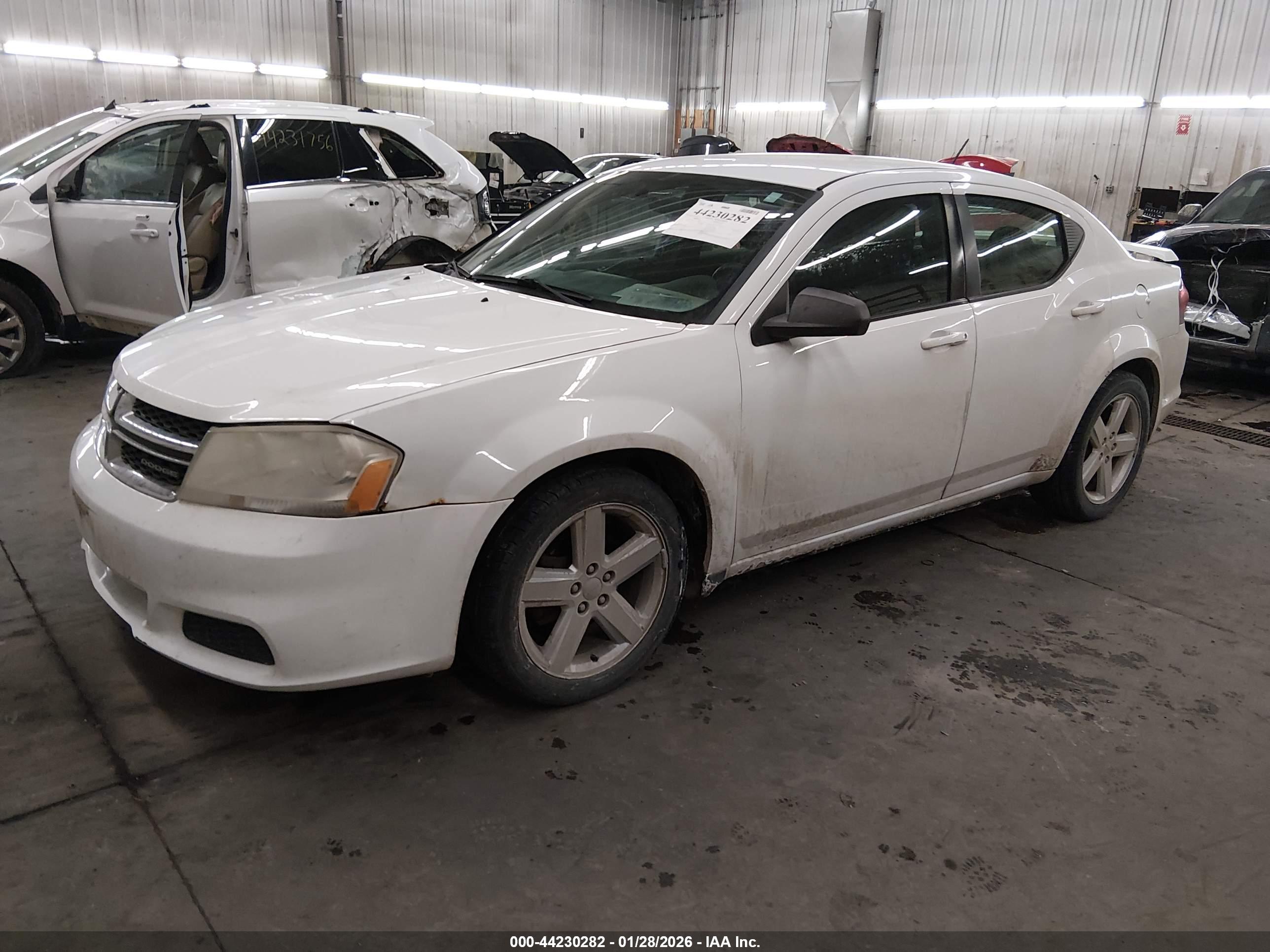 DODGE AVENGER image 2