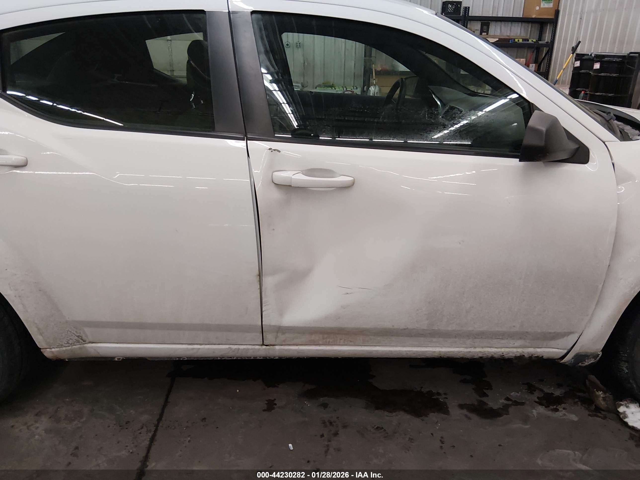 DODGE AVENGER image 6