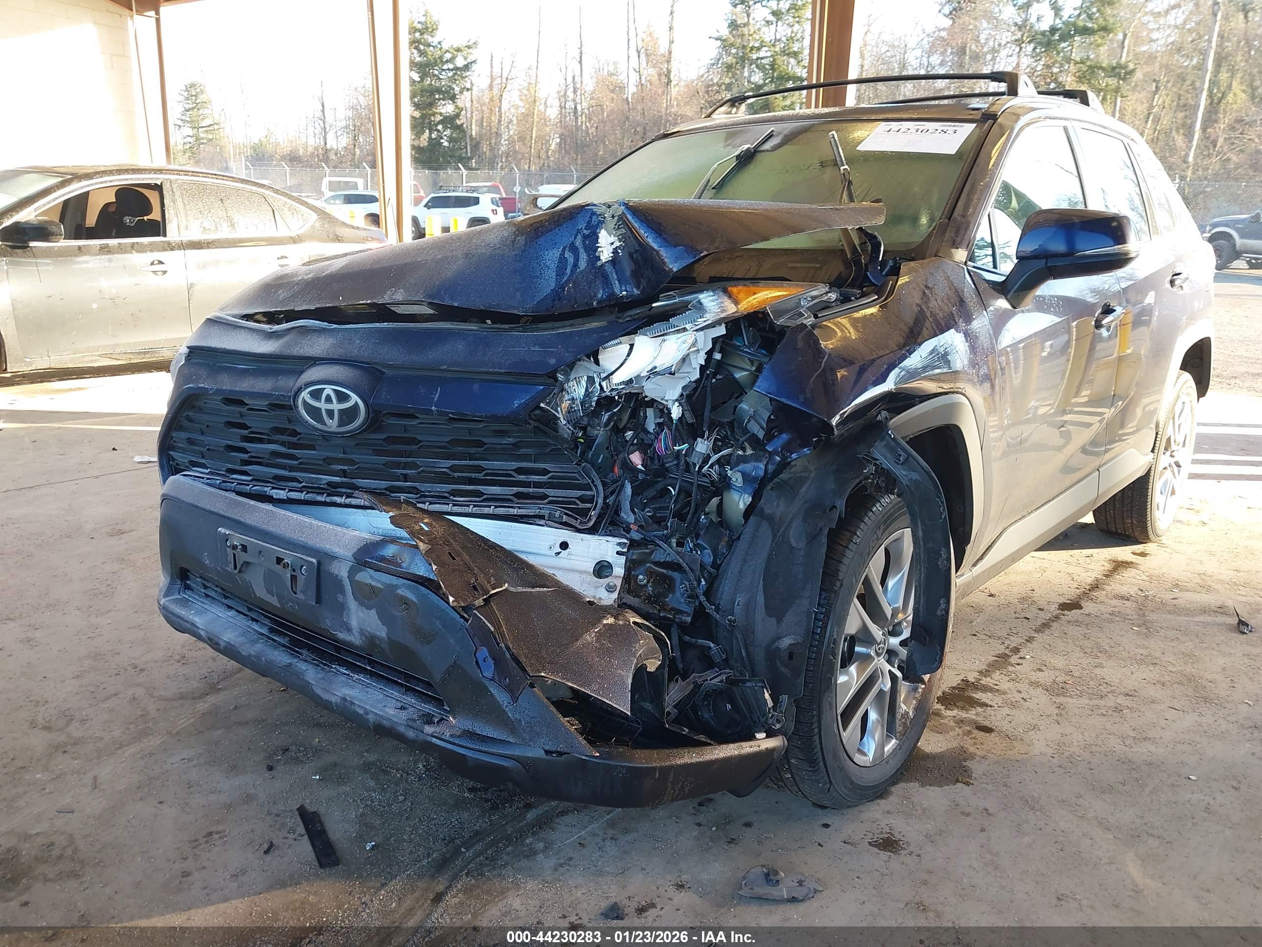 TOYOTA RAV4 image 6