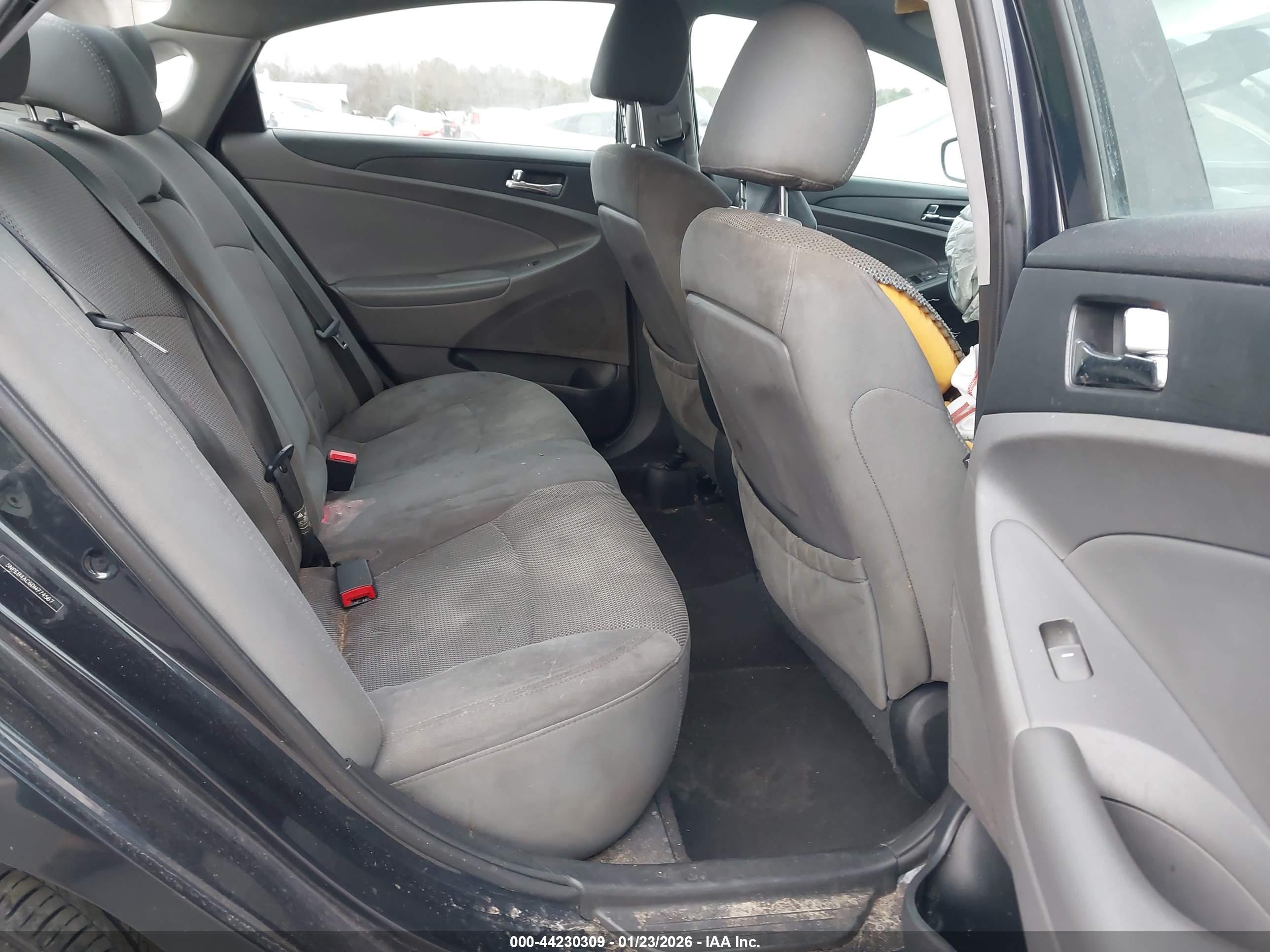 HYUNDAI SONATA image 8