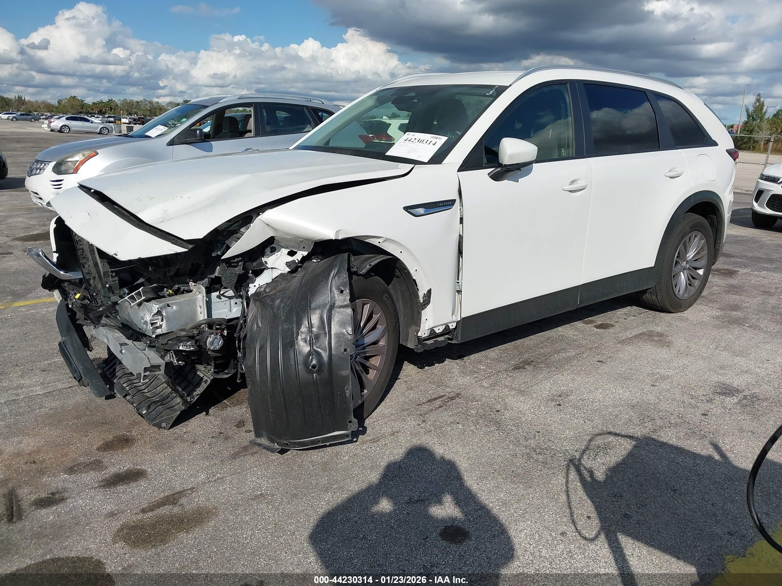 MAZDA CX-90 image 2