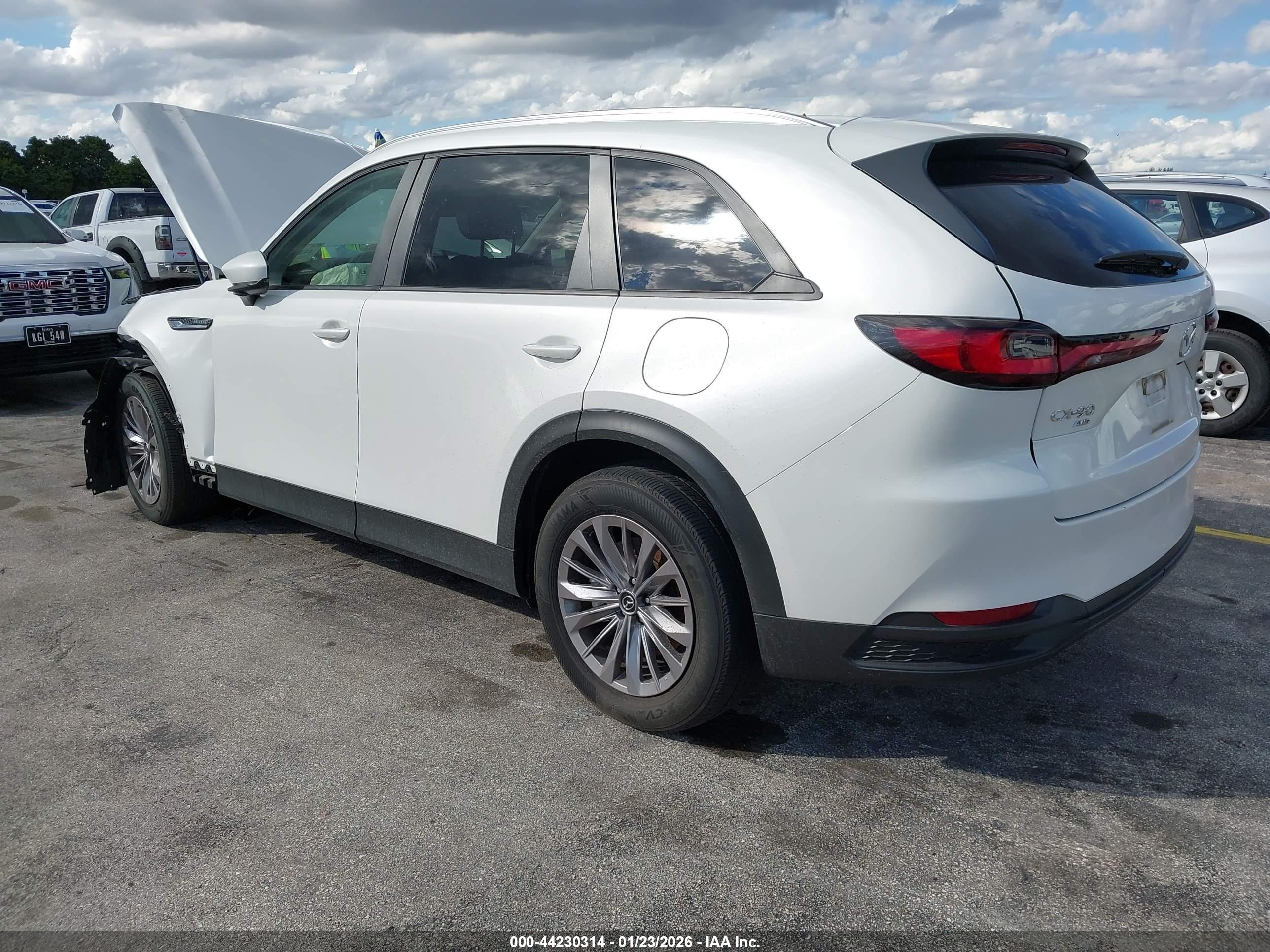 MAZDA CX-90 image 3