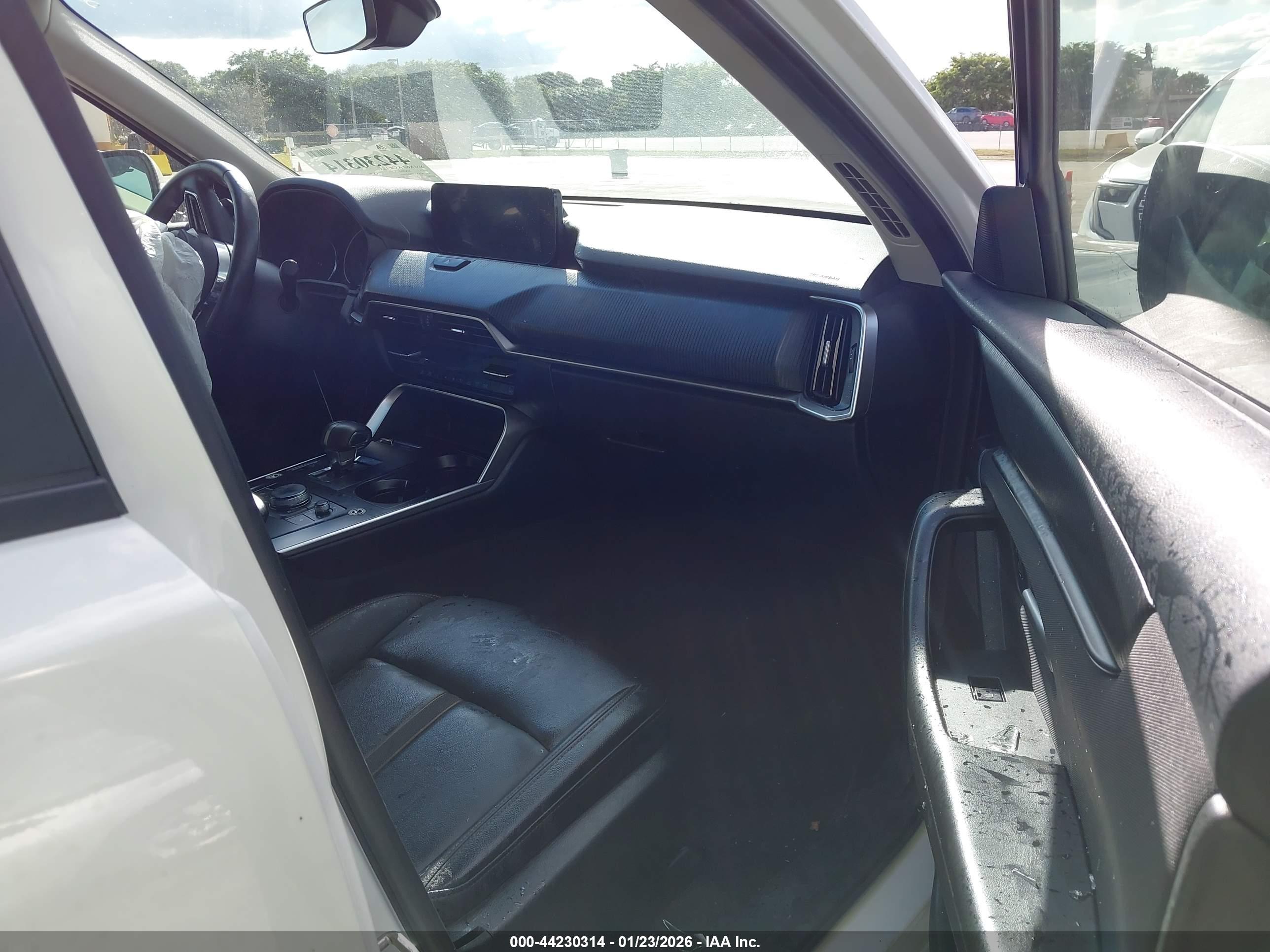 MAZDA CX-90 image 5