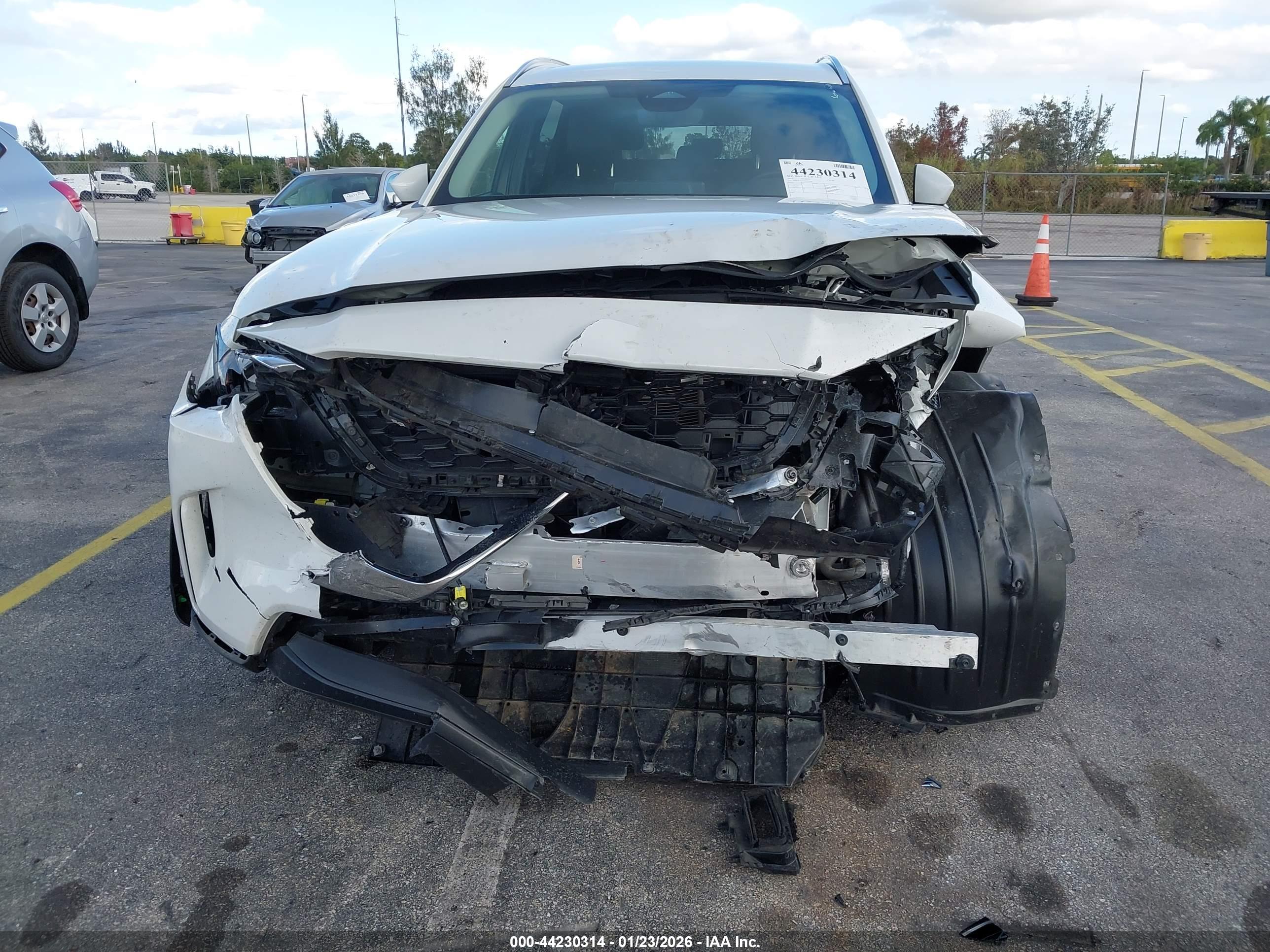 MAZDA CX-90 image 6
