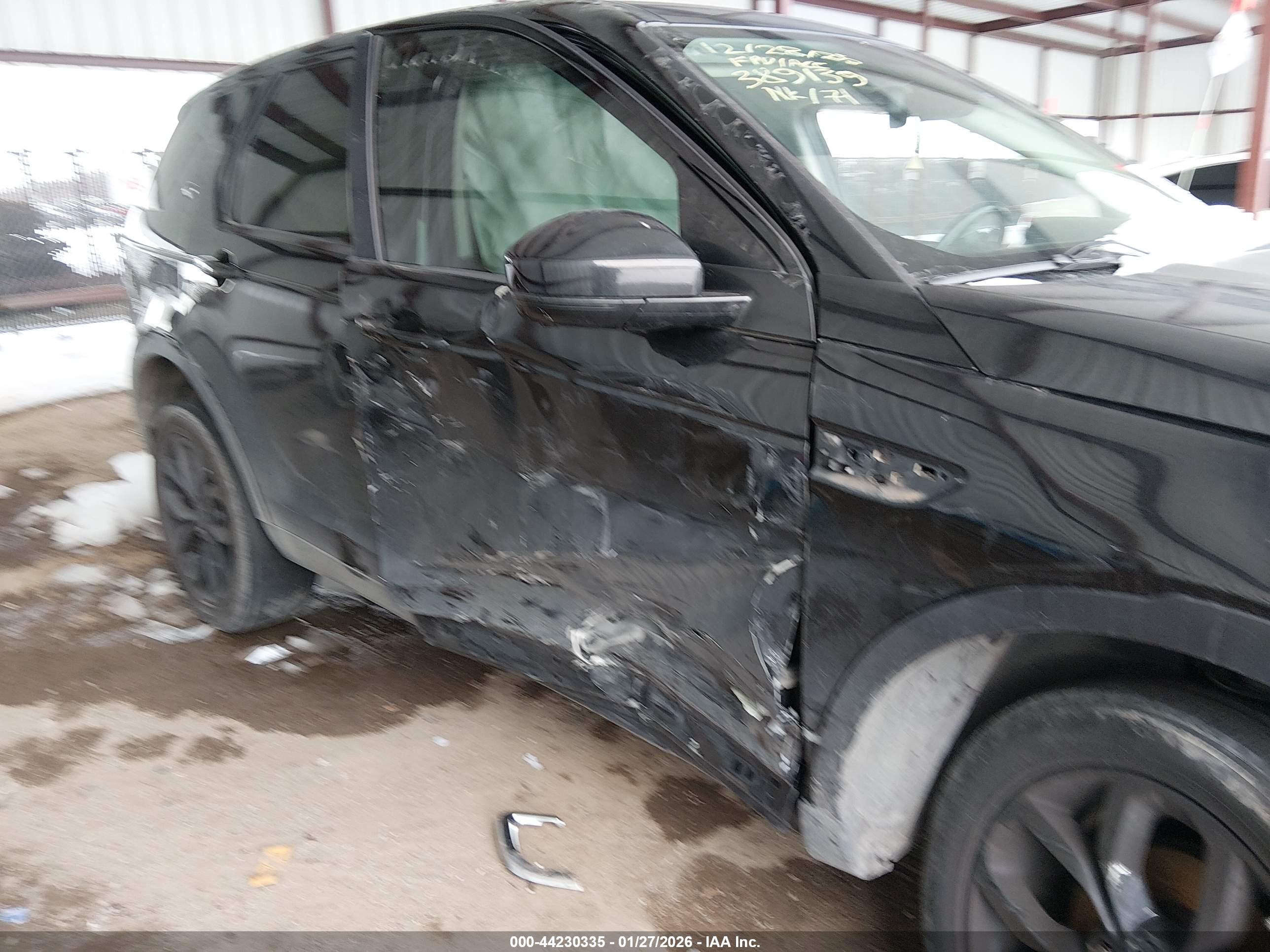 LAND ROVER image 6