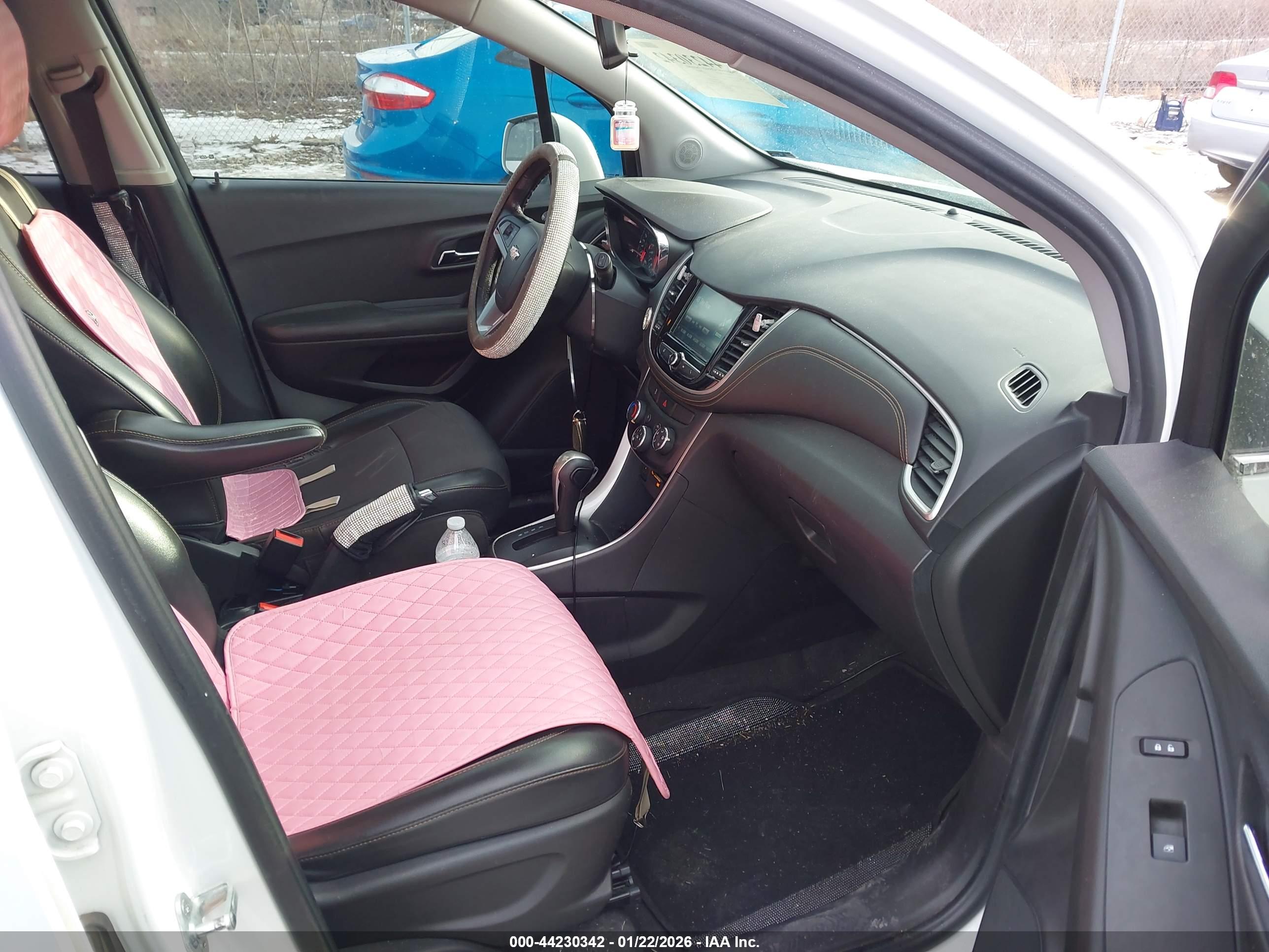 CHEVROLET TRAX image 5