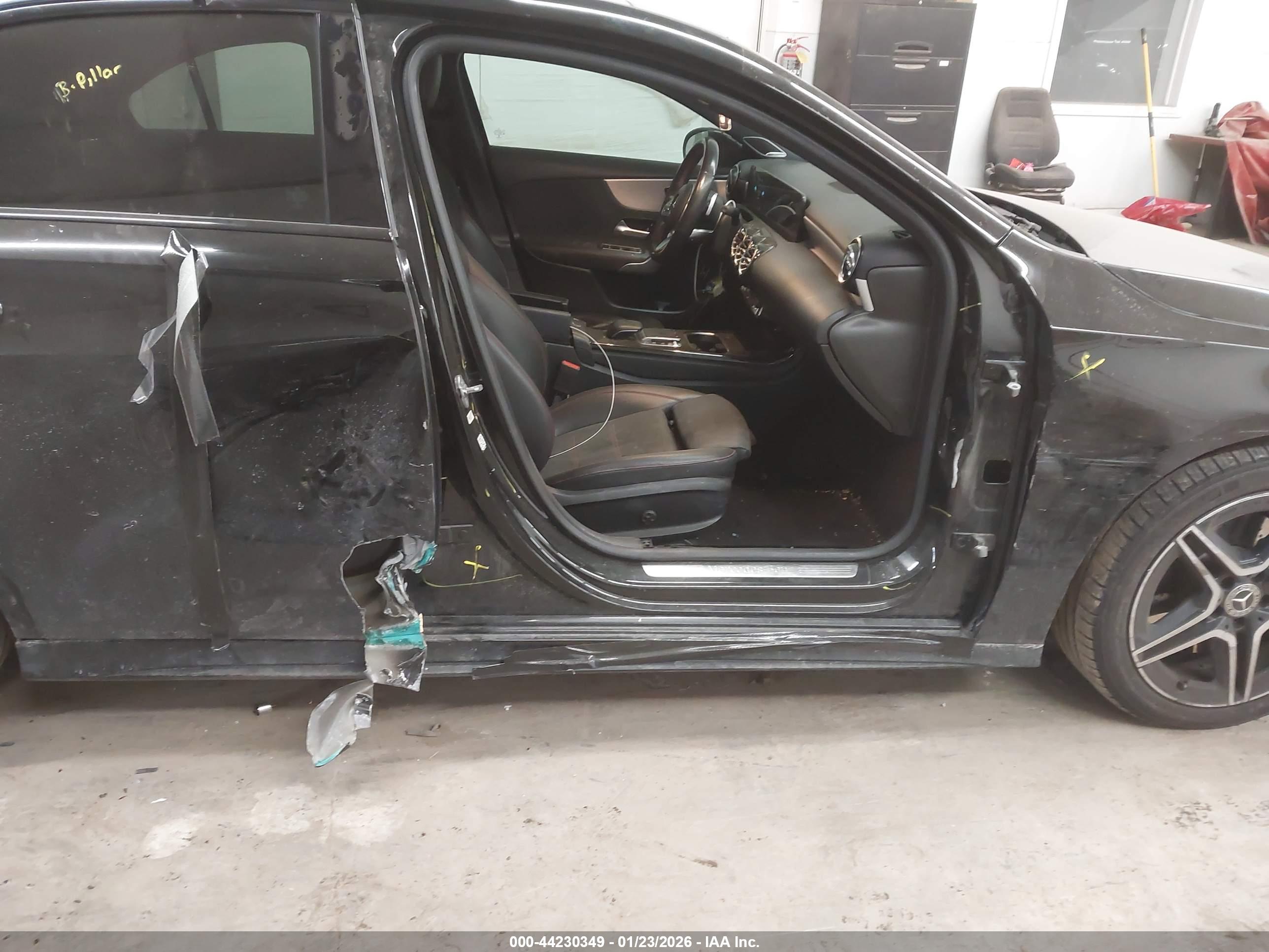 MERCEDES-BENZ A image 6