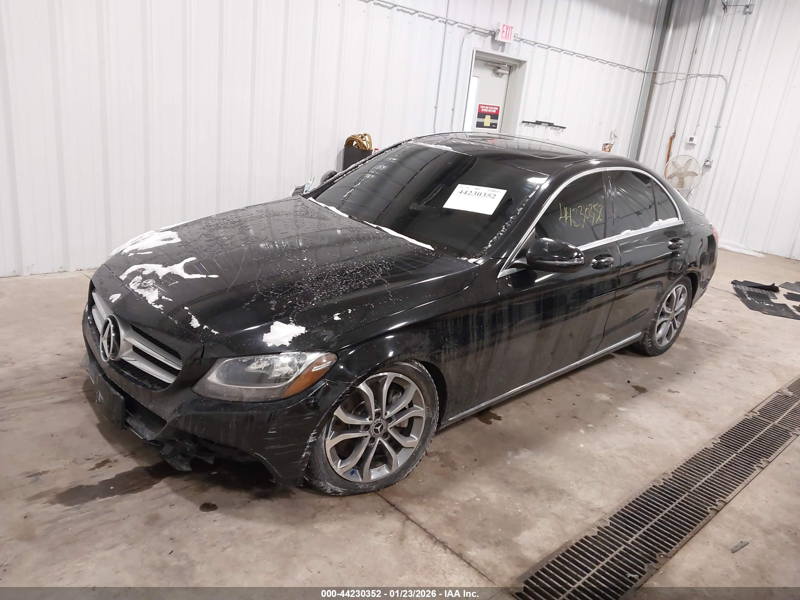 MERCEDES-BENZ C image 2