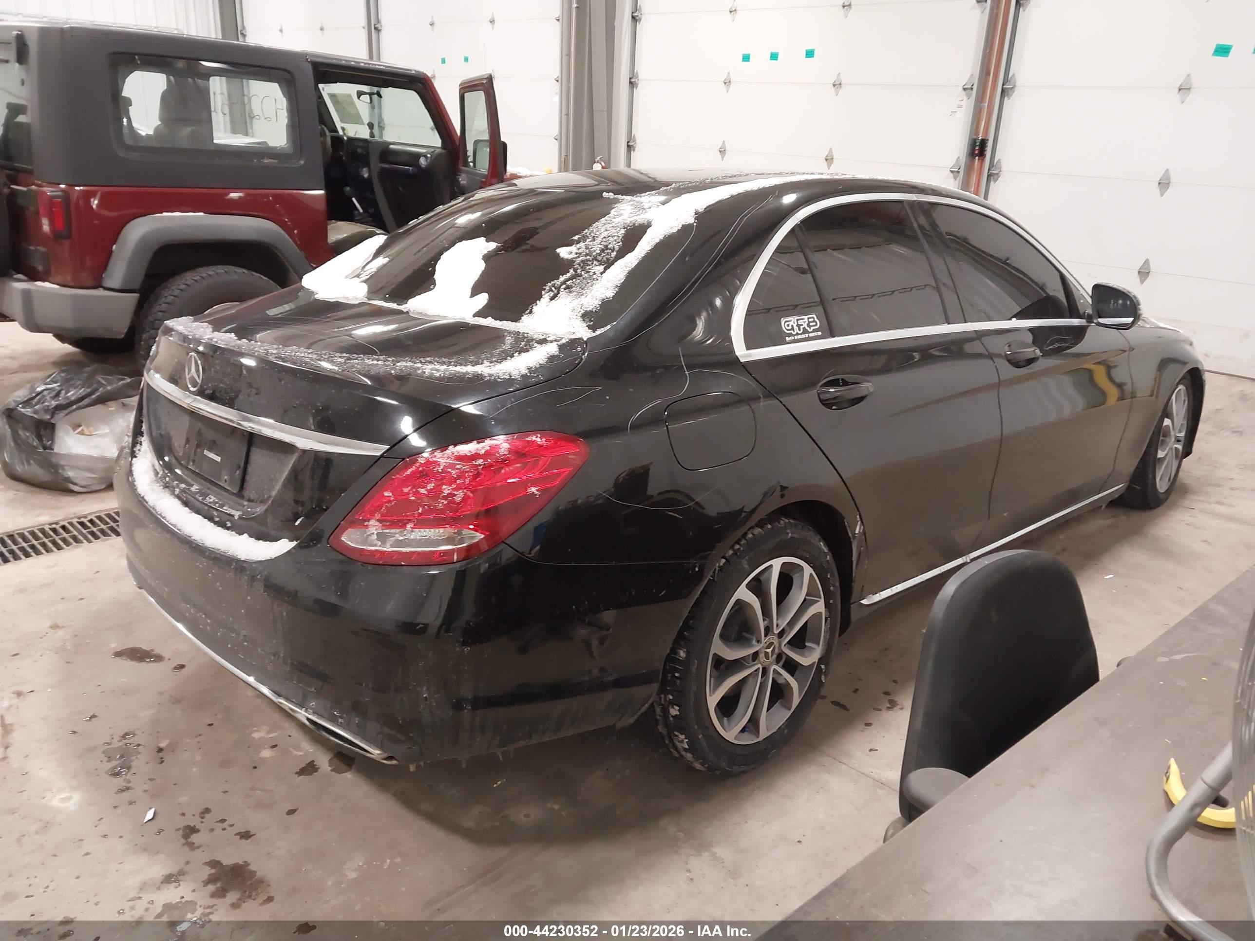 MERCEDES-BENZ C image 4