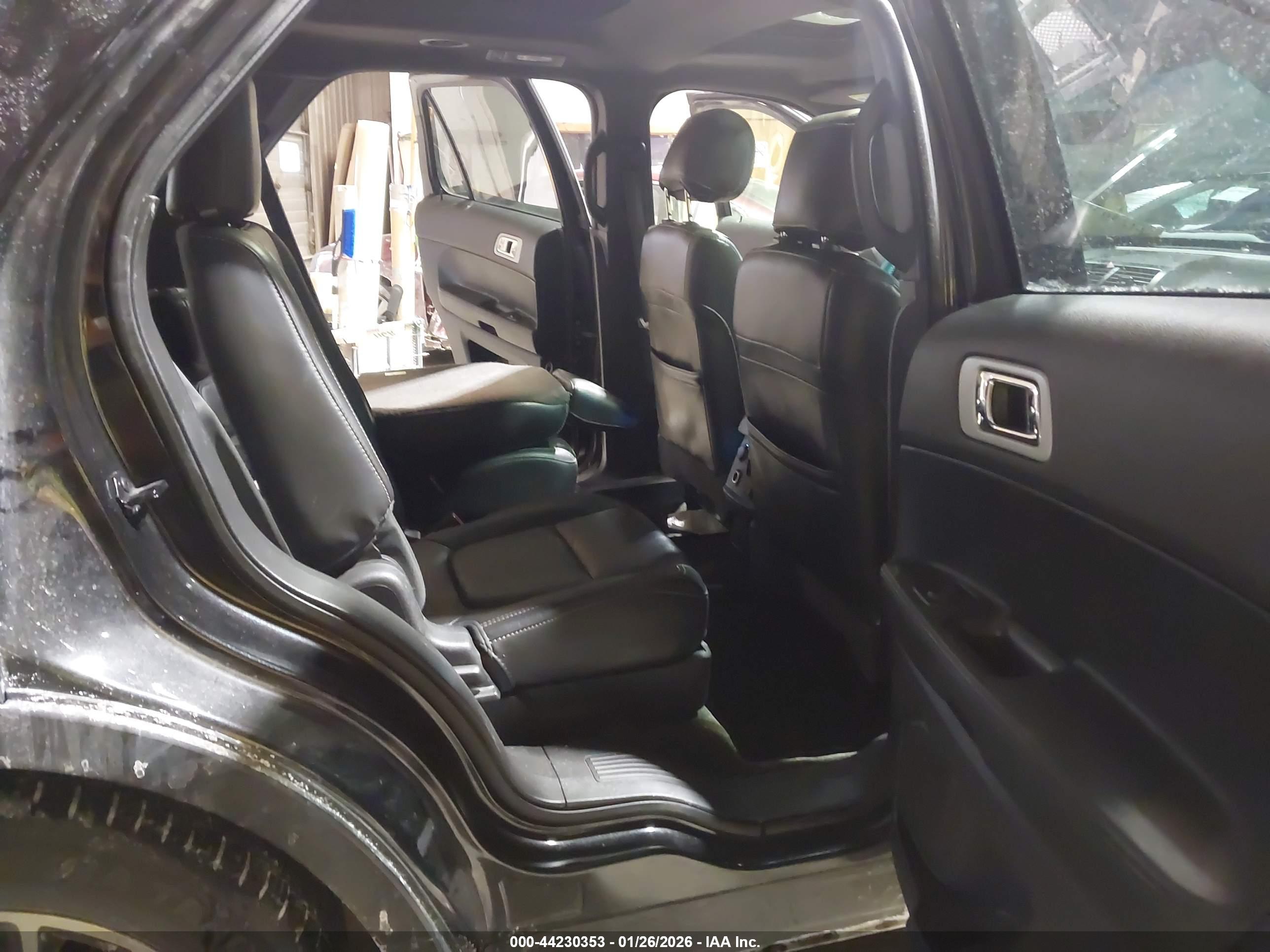 FORD EXPLORER image 8