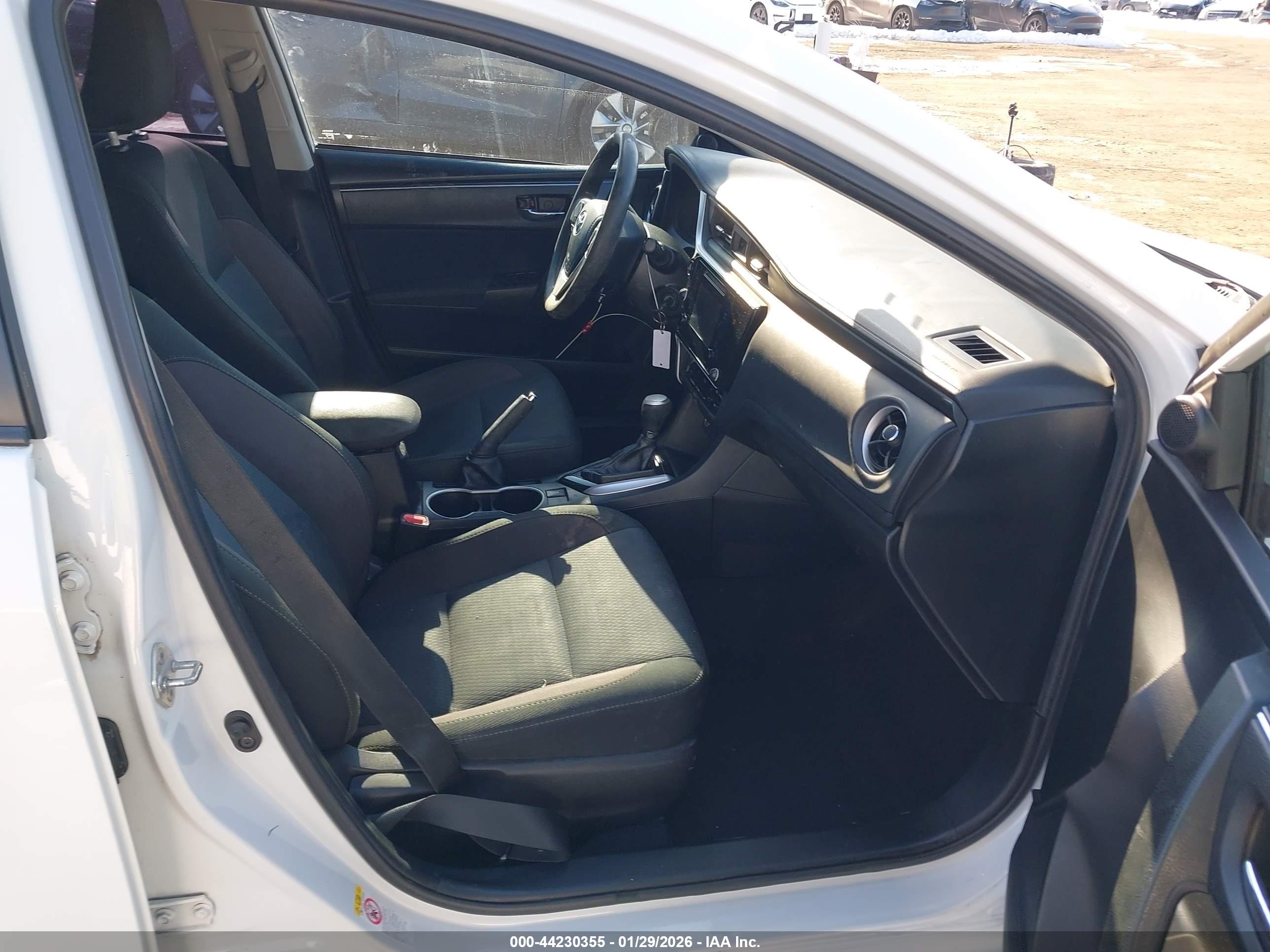 TOYOTA COROLLA image 5