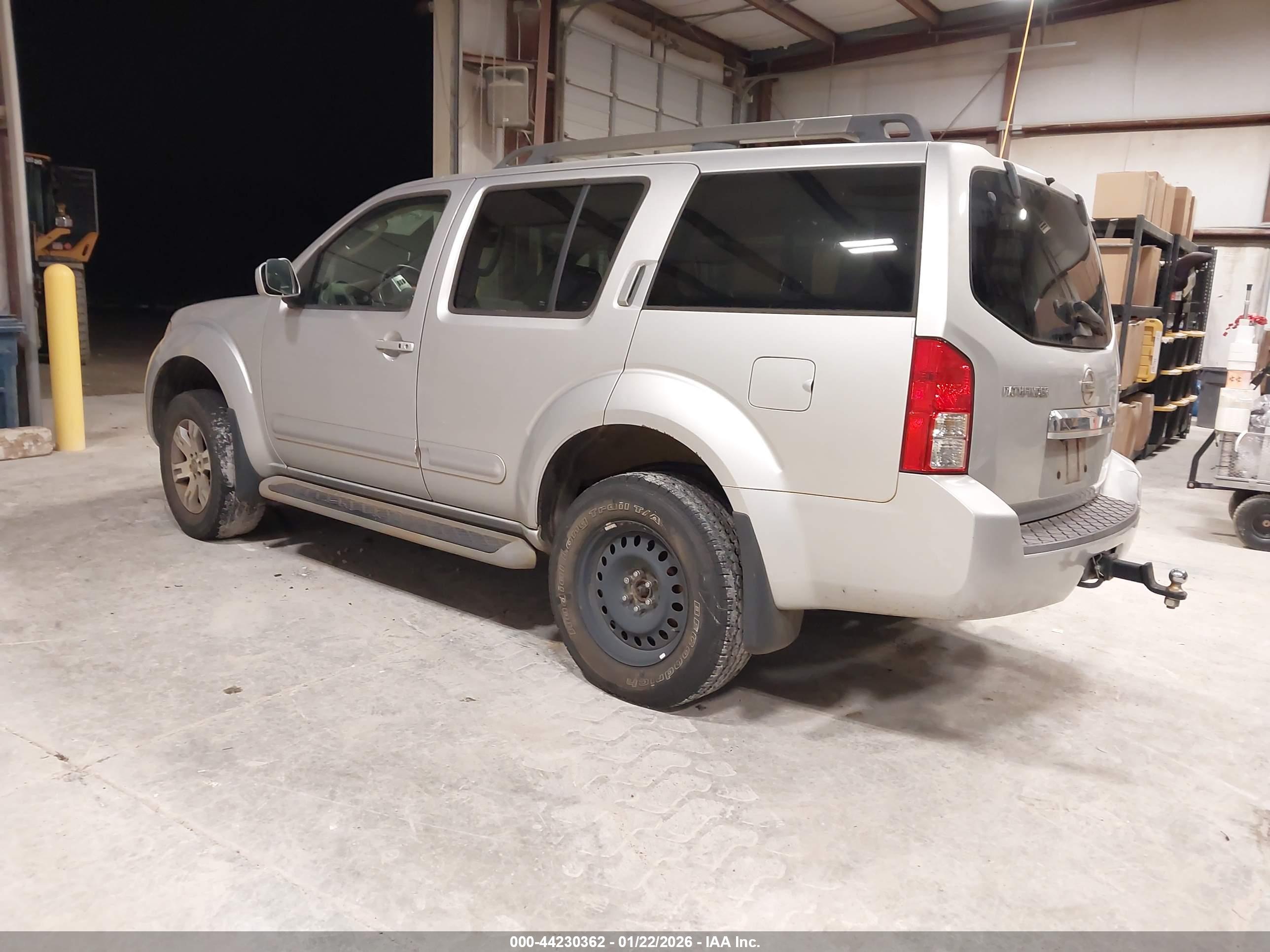 NISSAN PATHFINDER image 3