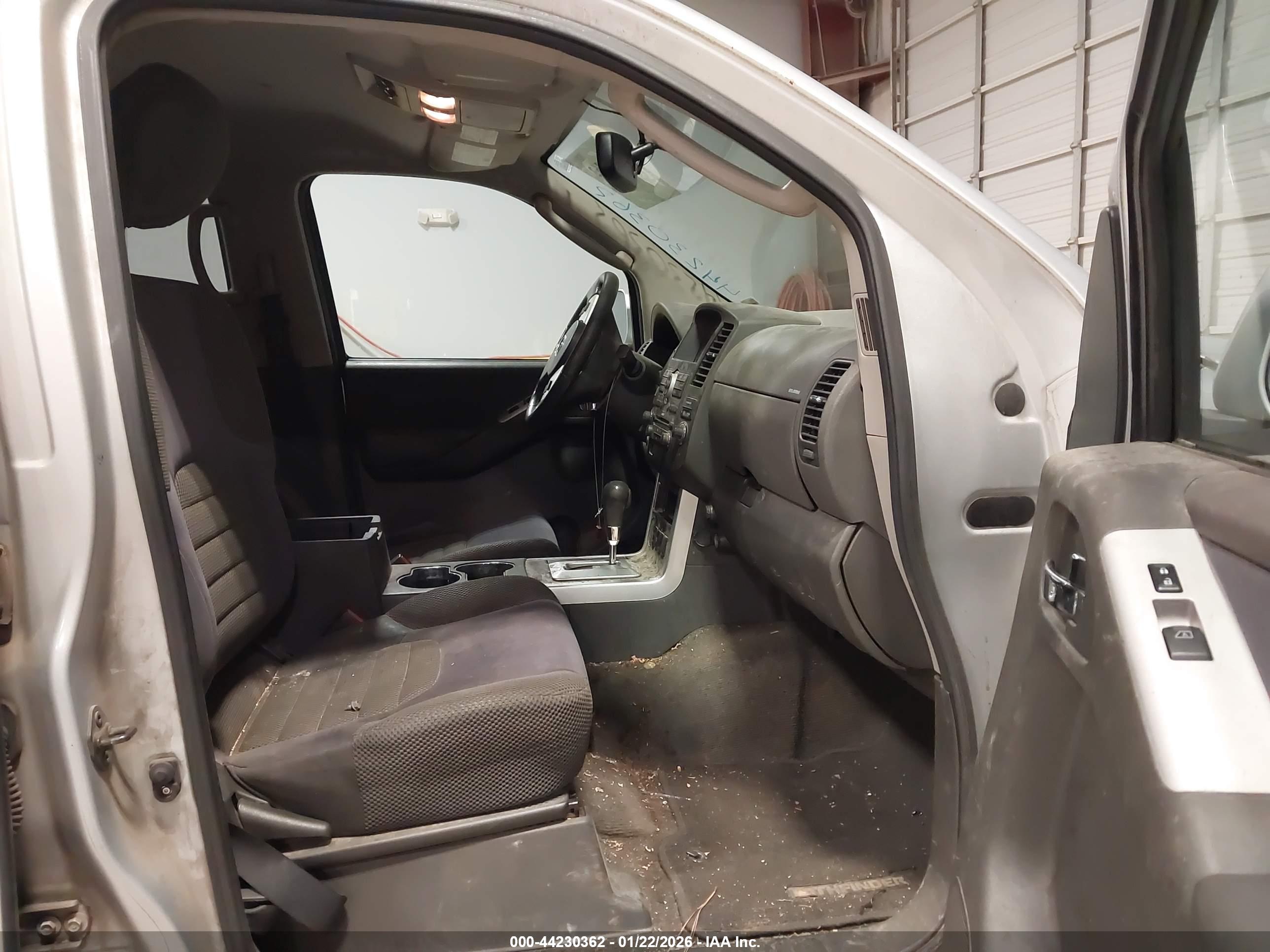 NISSAN PATHFINDER image 5