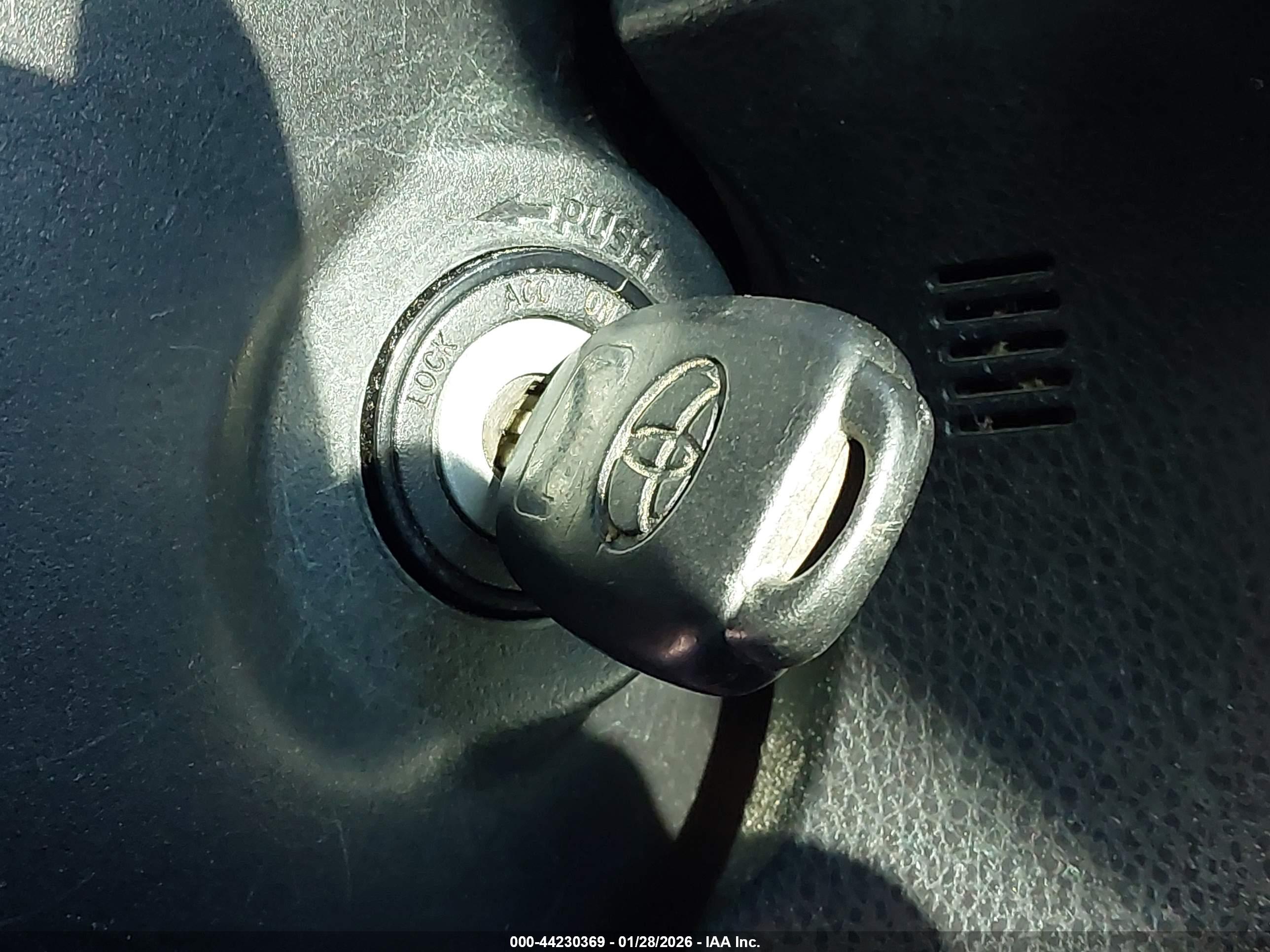 TOYOTA COROLLA image 11