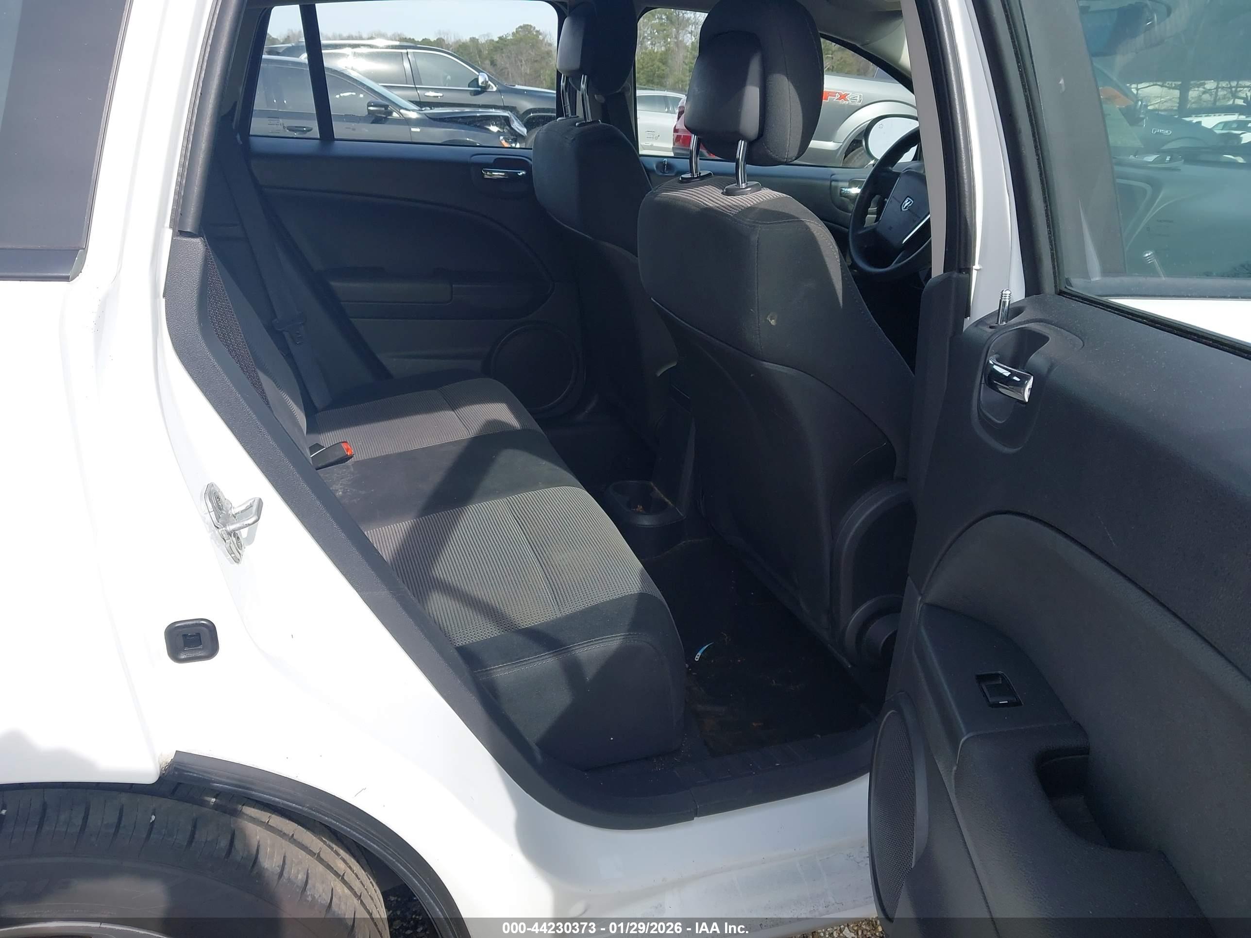 DODGE CALIBER image 8