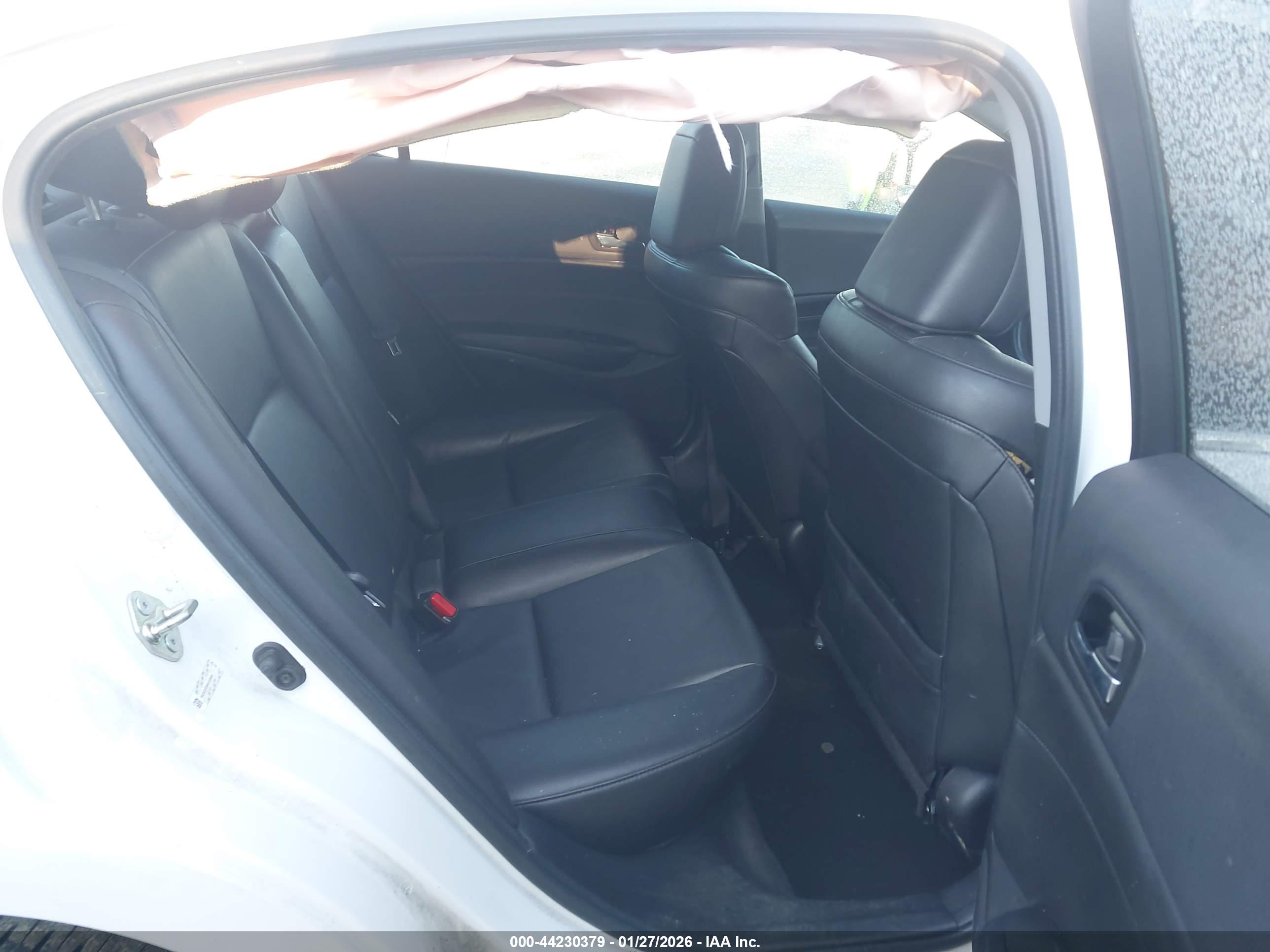 ACURA ILX image 8