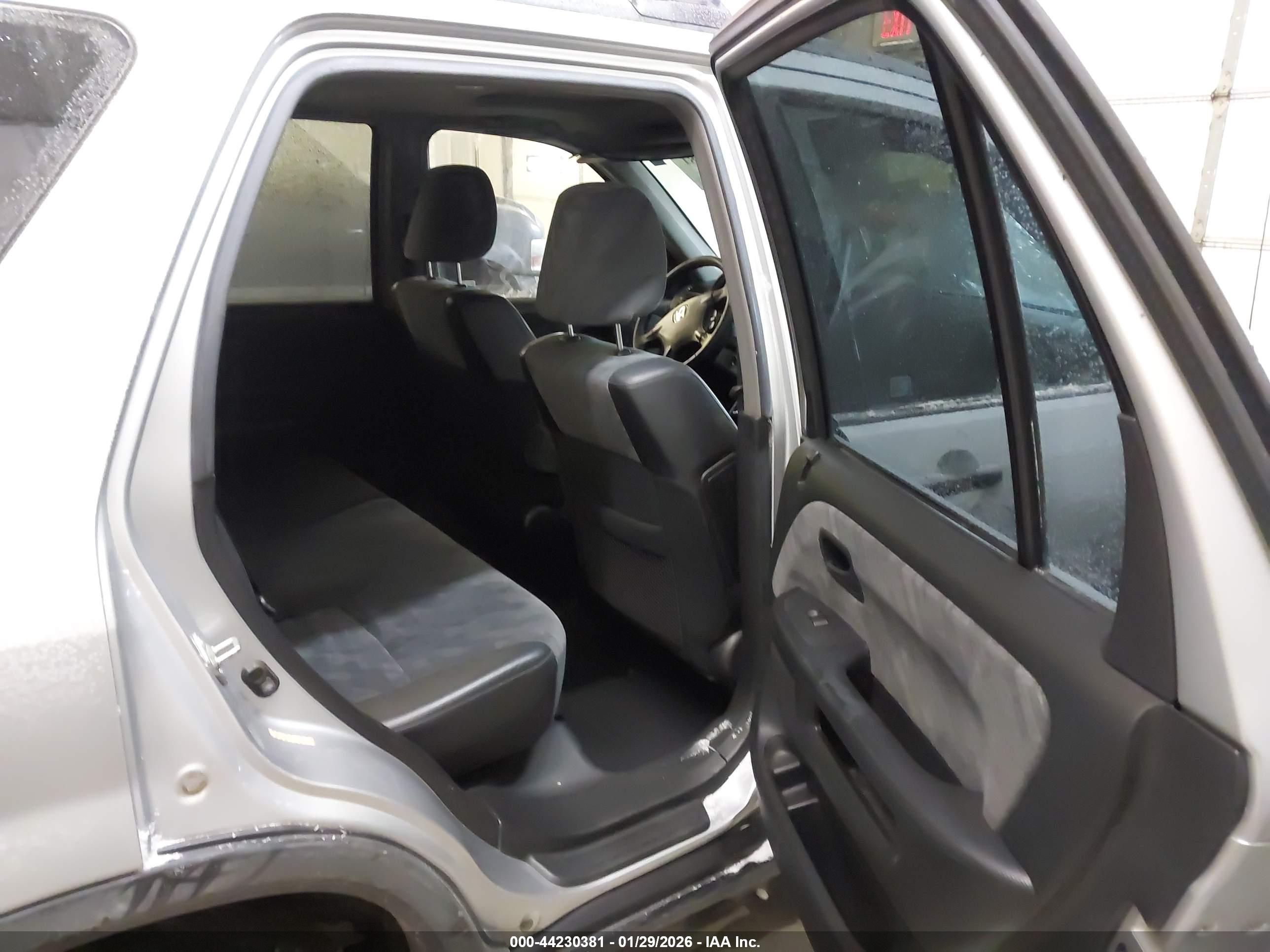 HONDA CR-V image 8