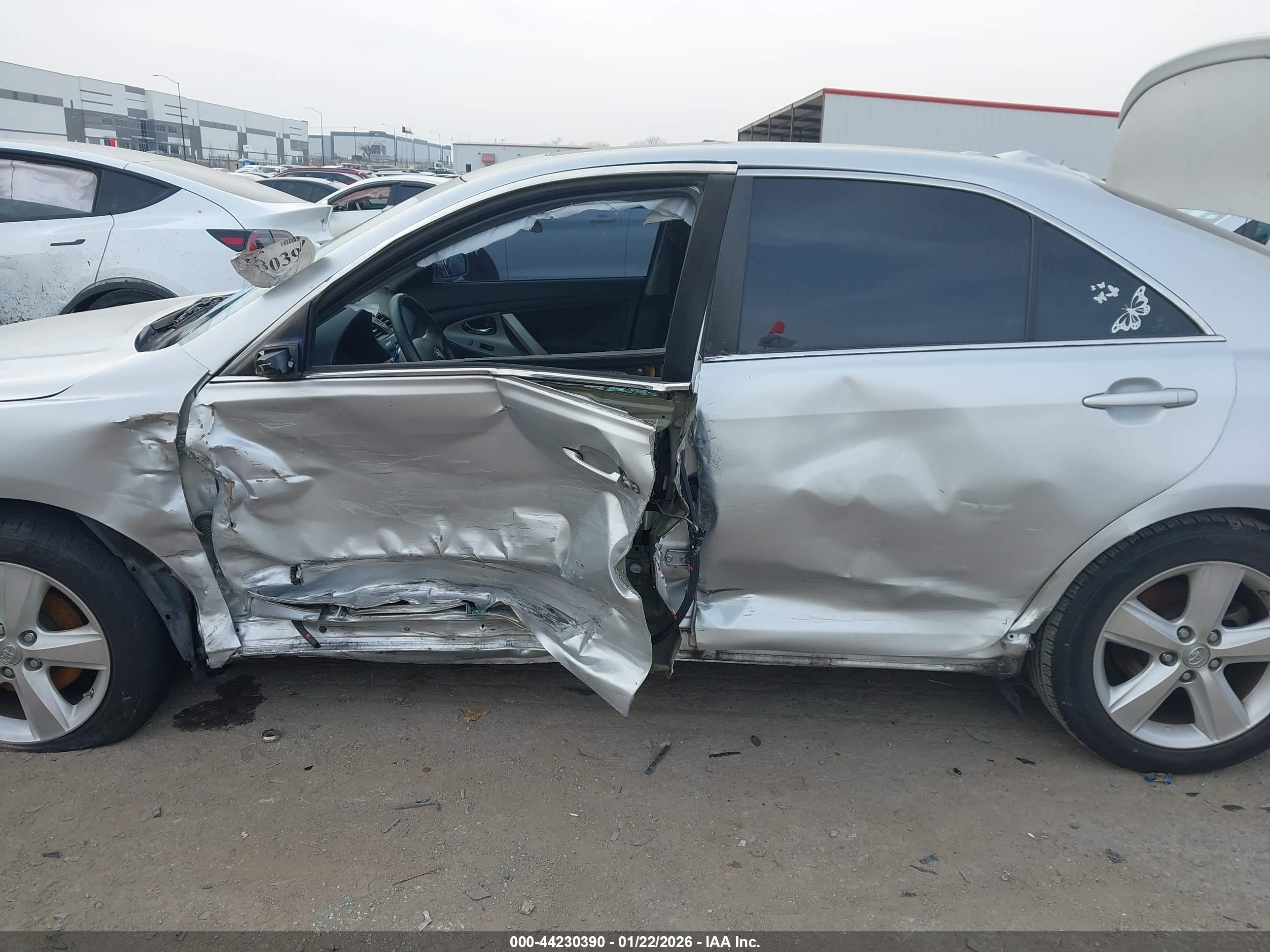 TOYOTA CAMRY image 6