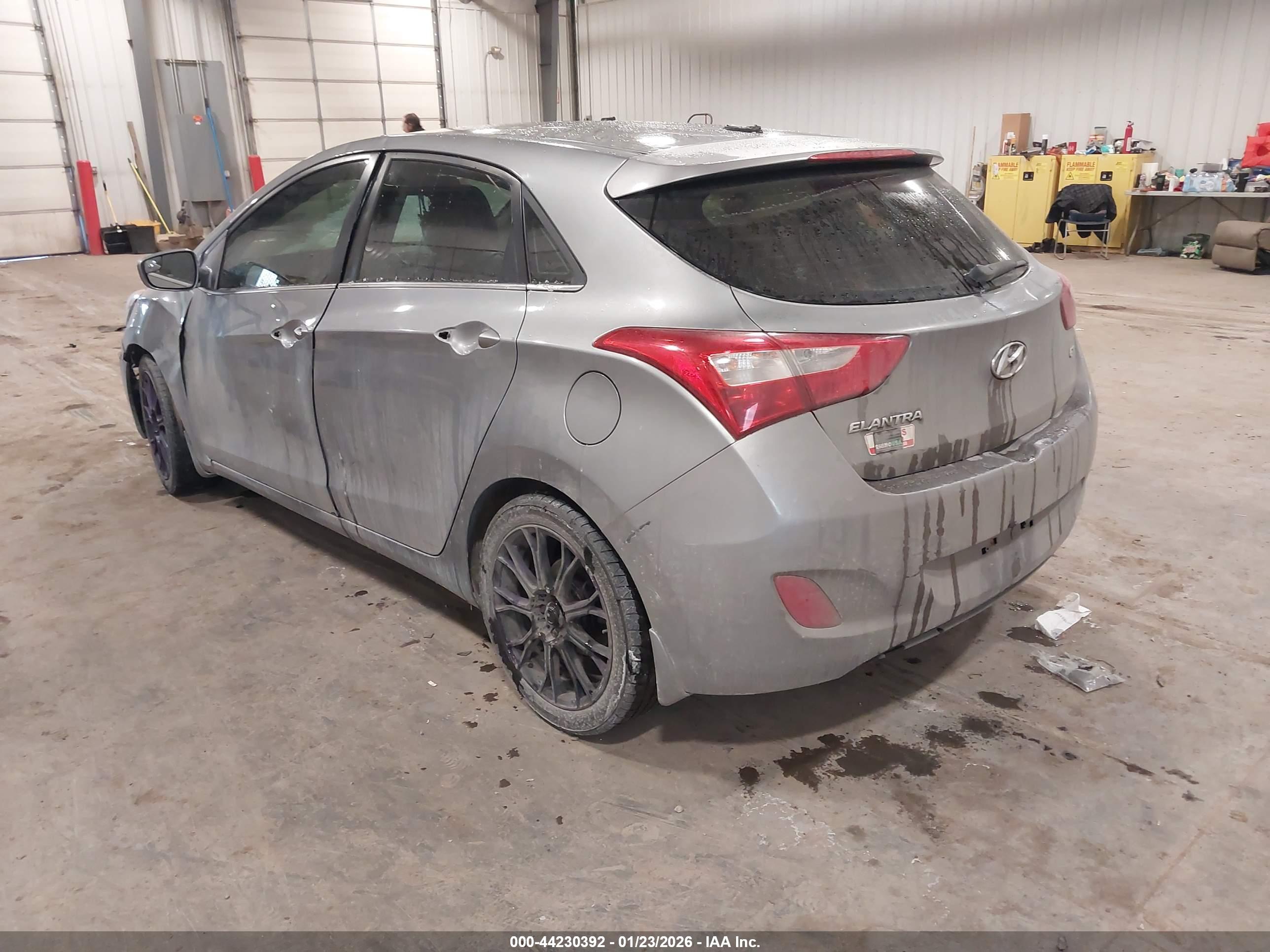 HYUNDAI ELANTRA image 3