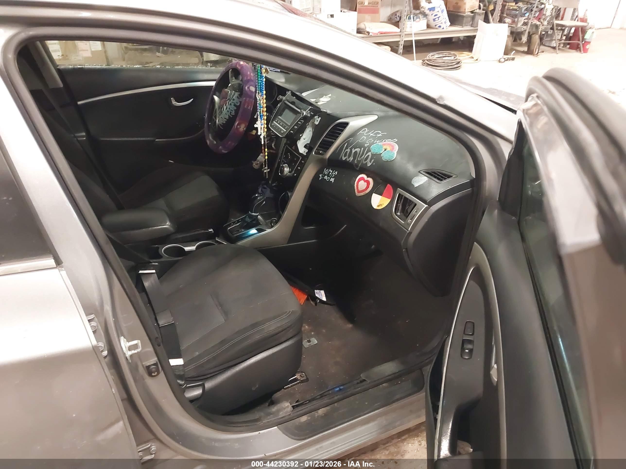 HYUNDAI ELANTRA image 5
