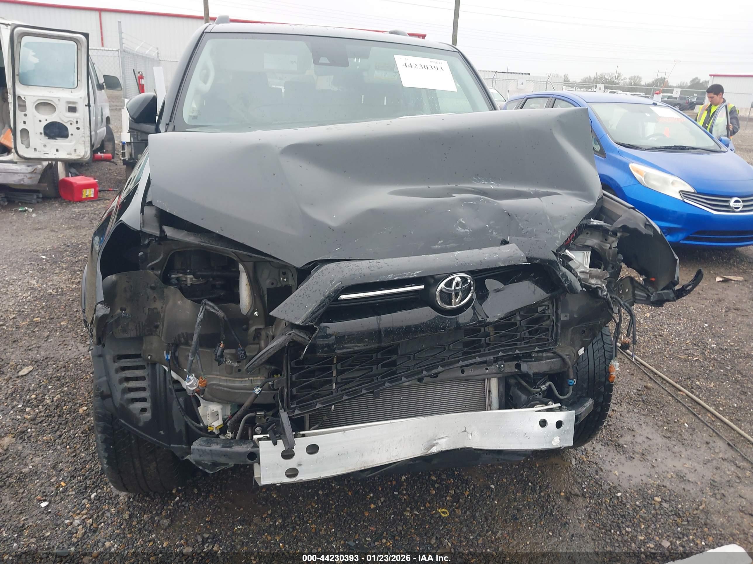 TOYOTA 4RUNNER image 6