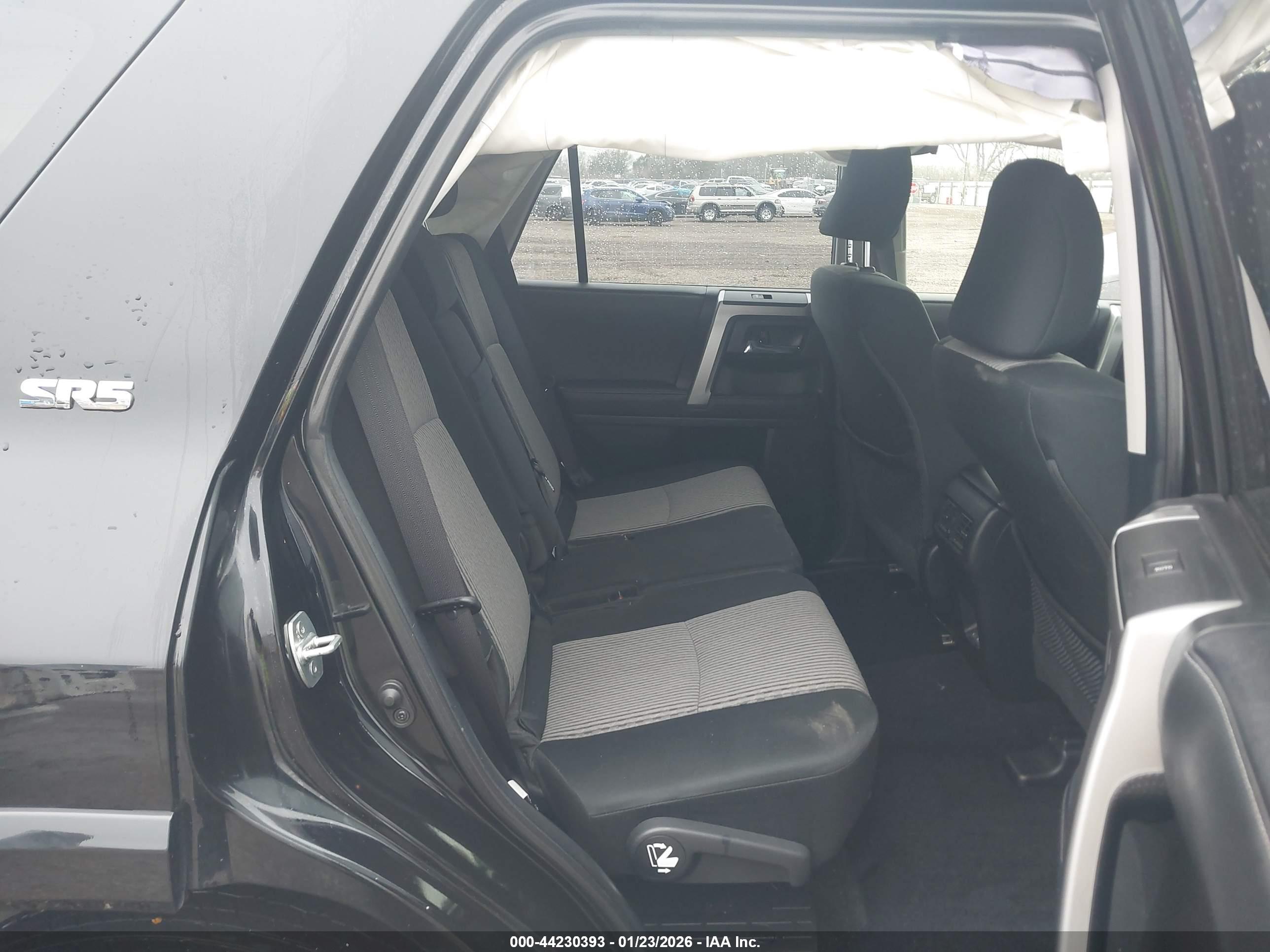 TOYOTA 4RUNNER image 8